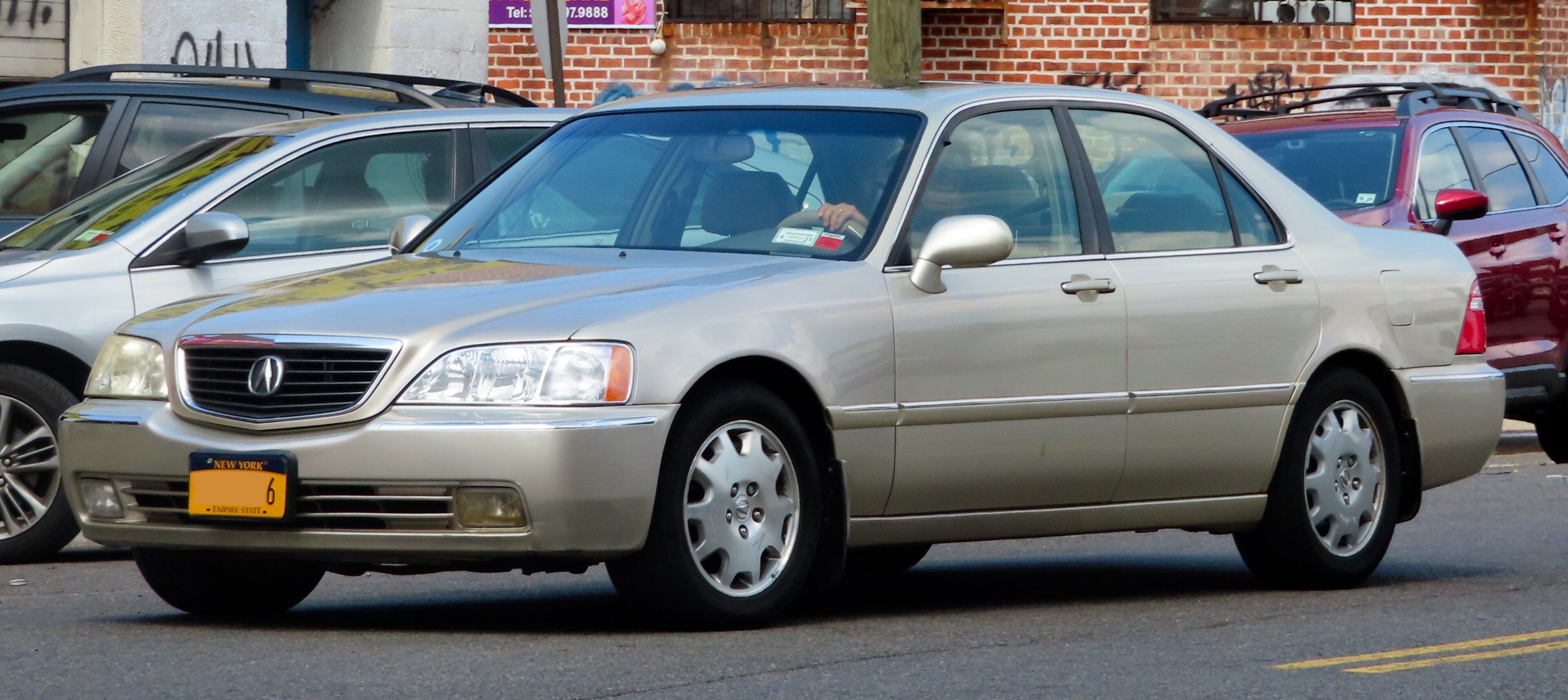 2004 Acura RL, front three-quarter view