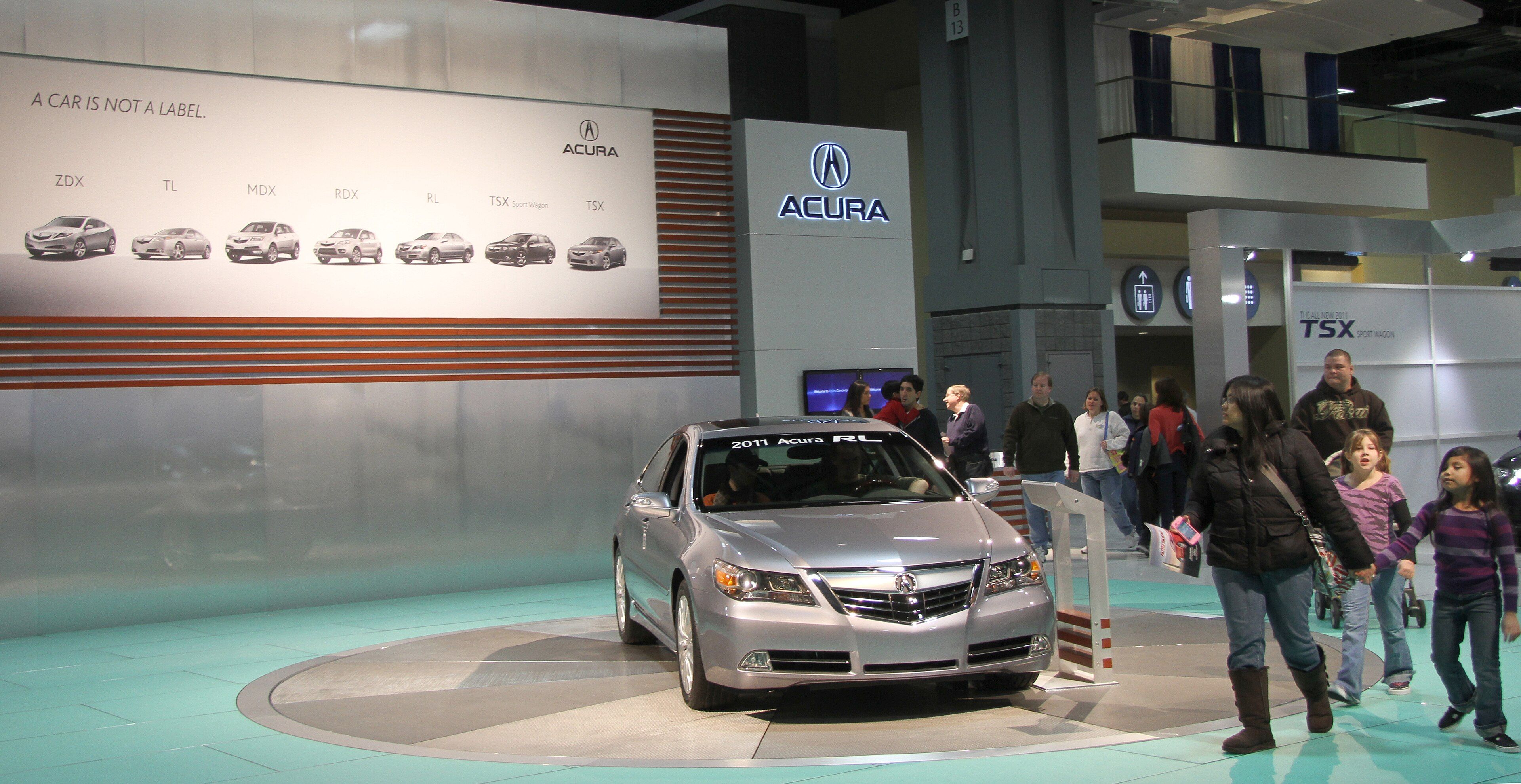 2011 Acura RL, exterior view