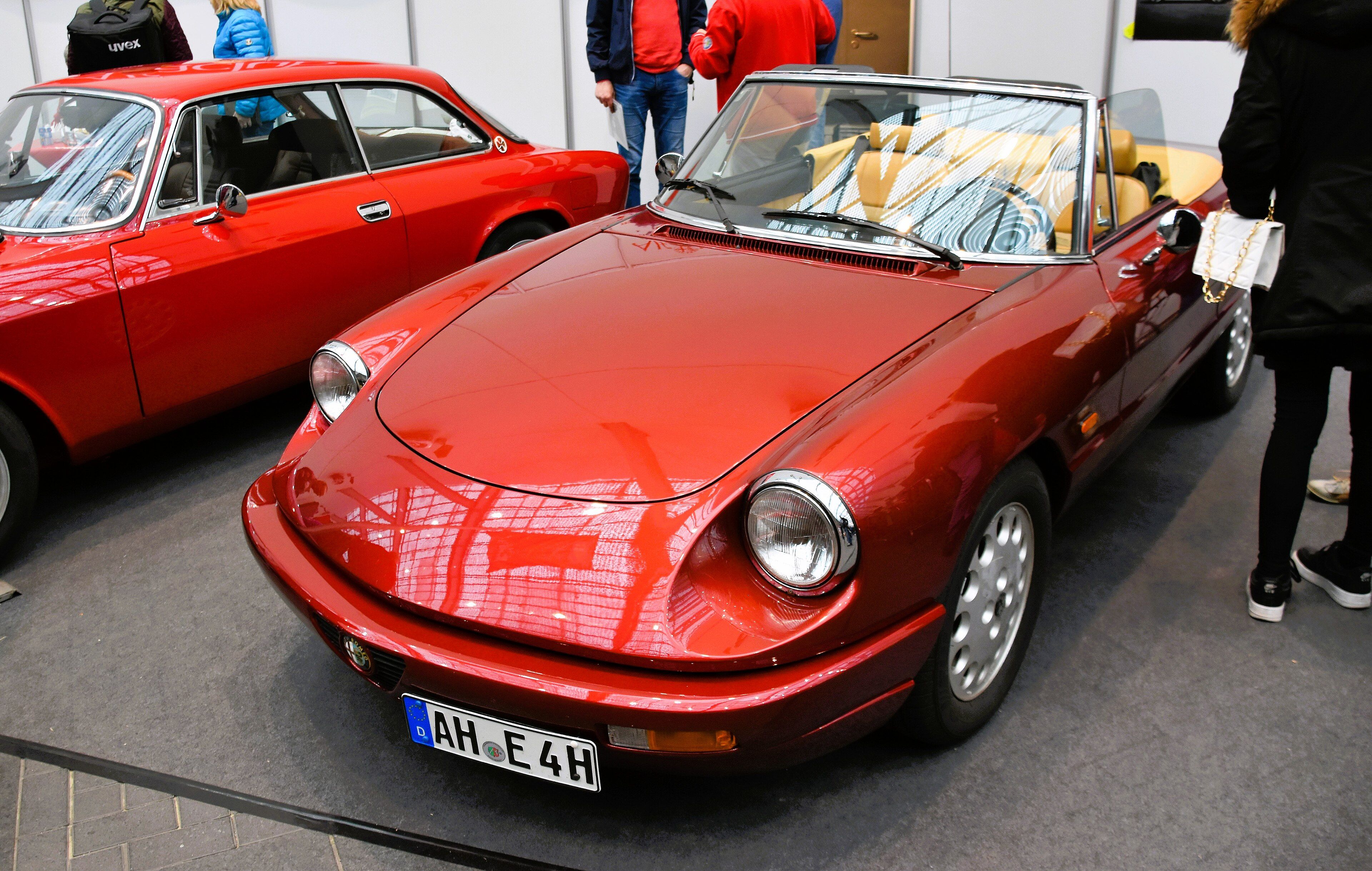 1993 Alfa Romeo Spider, Series 4 square-tail roadster