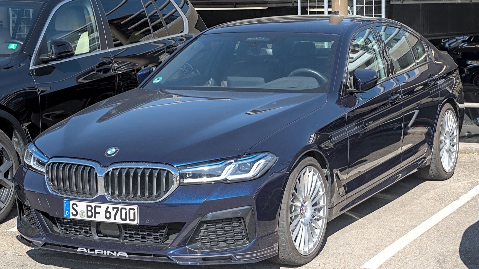 Alpina B5 (G30) facelift, front three-quarter view