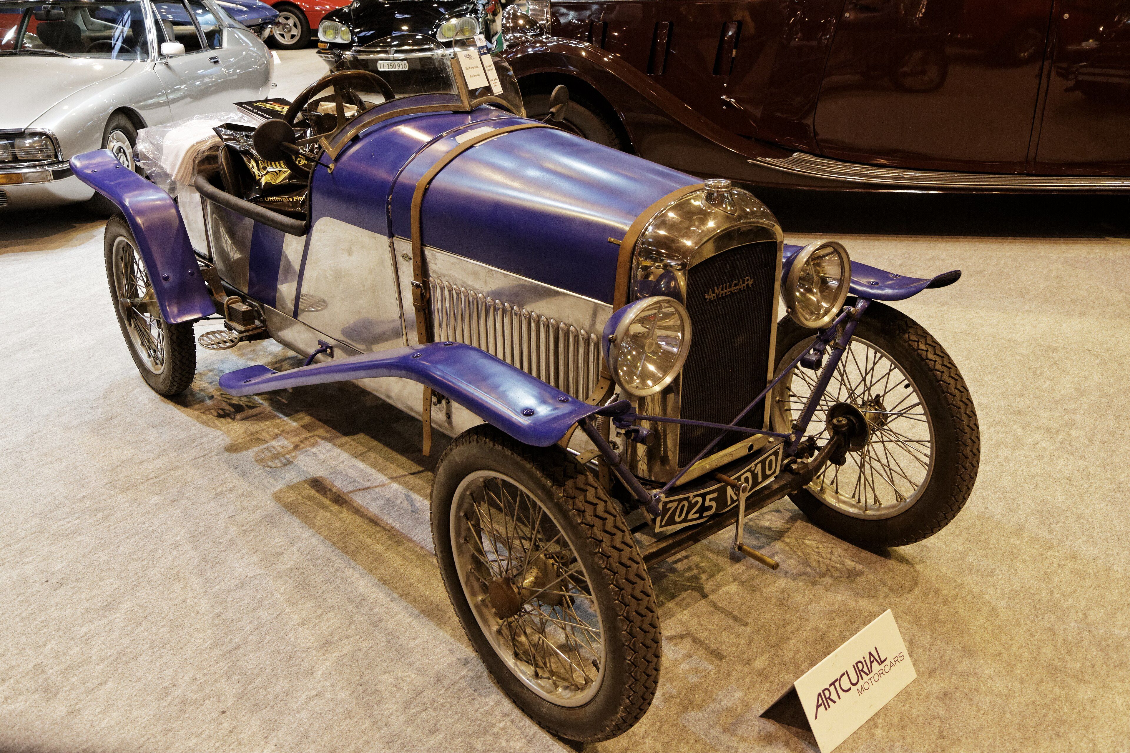 1923 Amilcar CC biplace sport in blue and polished aluminium, front three-quarter view