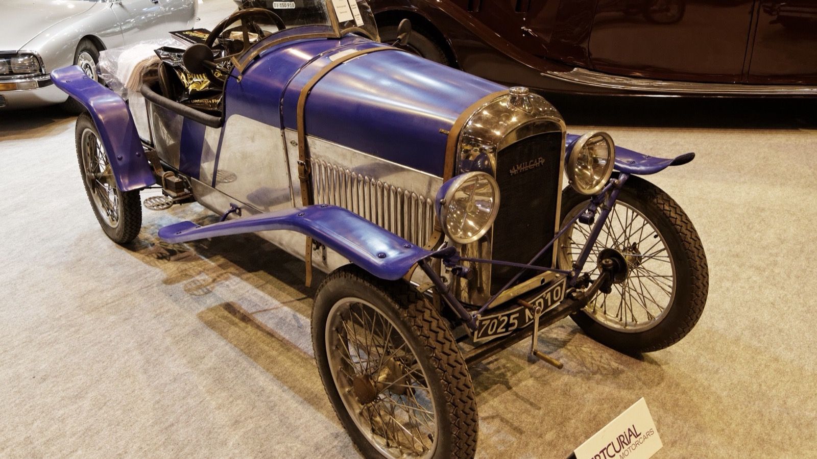Blue and polished-aluminium 1923 Amilcar CC biplace sport, front three-quarter view