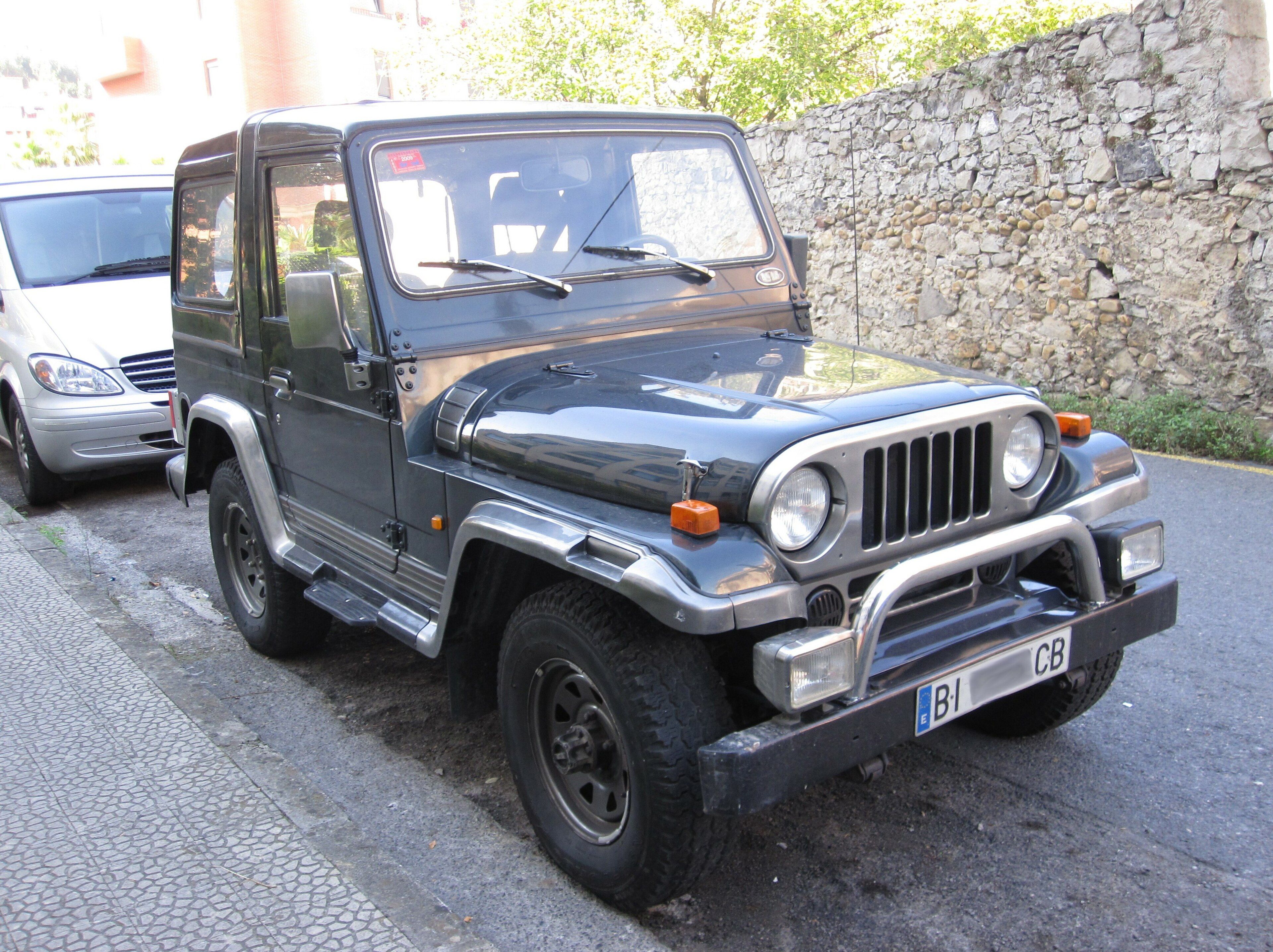 Silver Asia Rocsta compact 4x4 hardtop, front three-quarter view