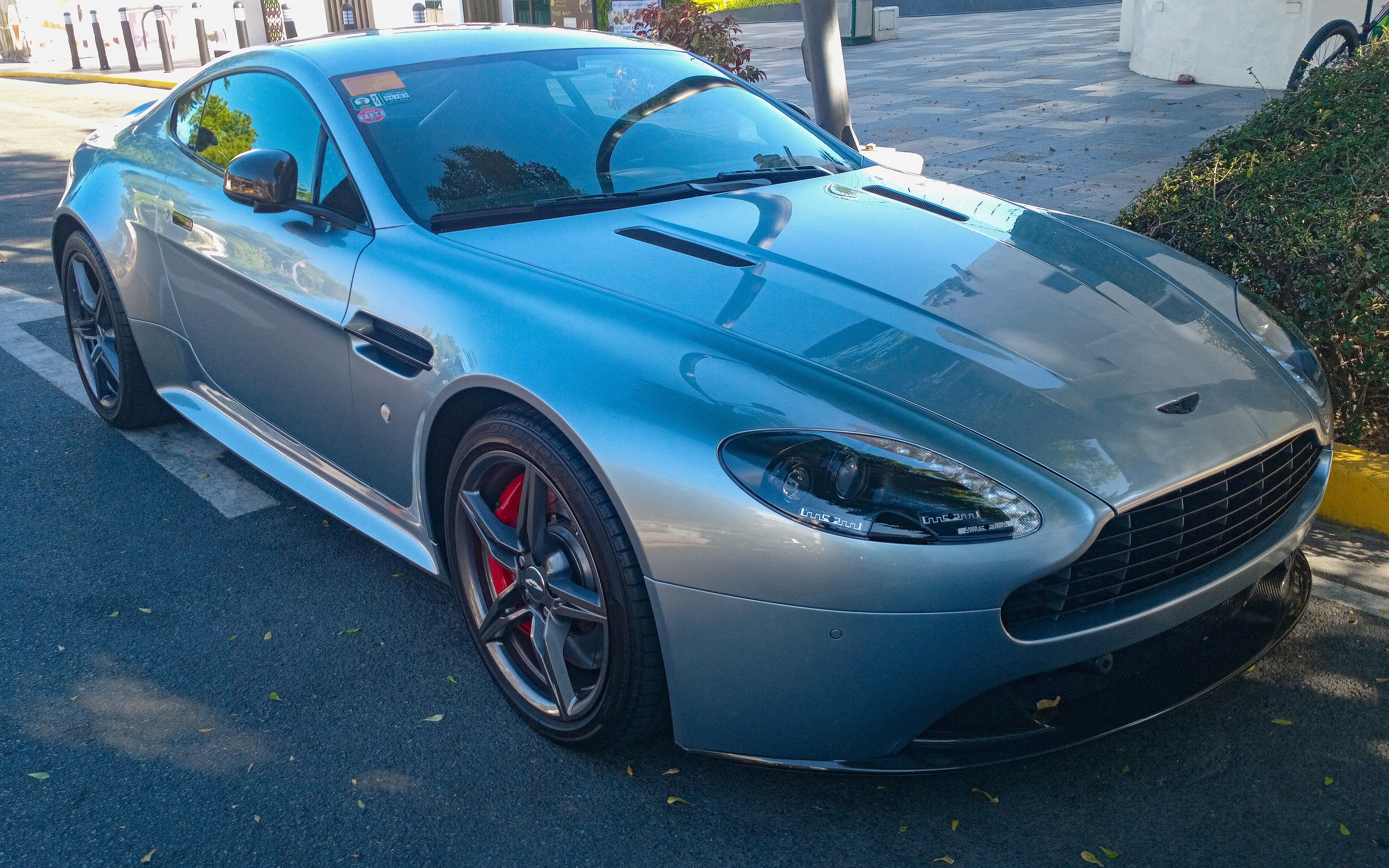 2015 Aston Martin V8 Vantage coupe, front three-quarter view