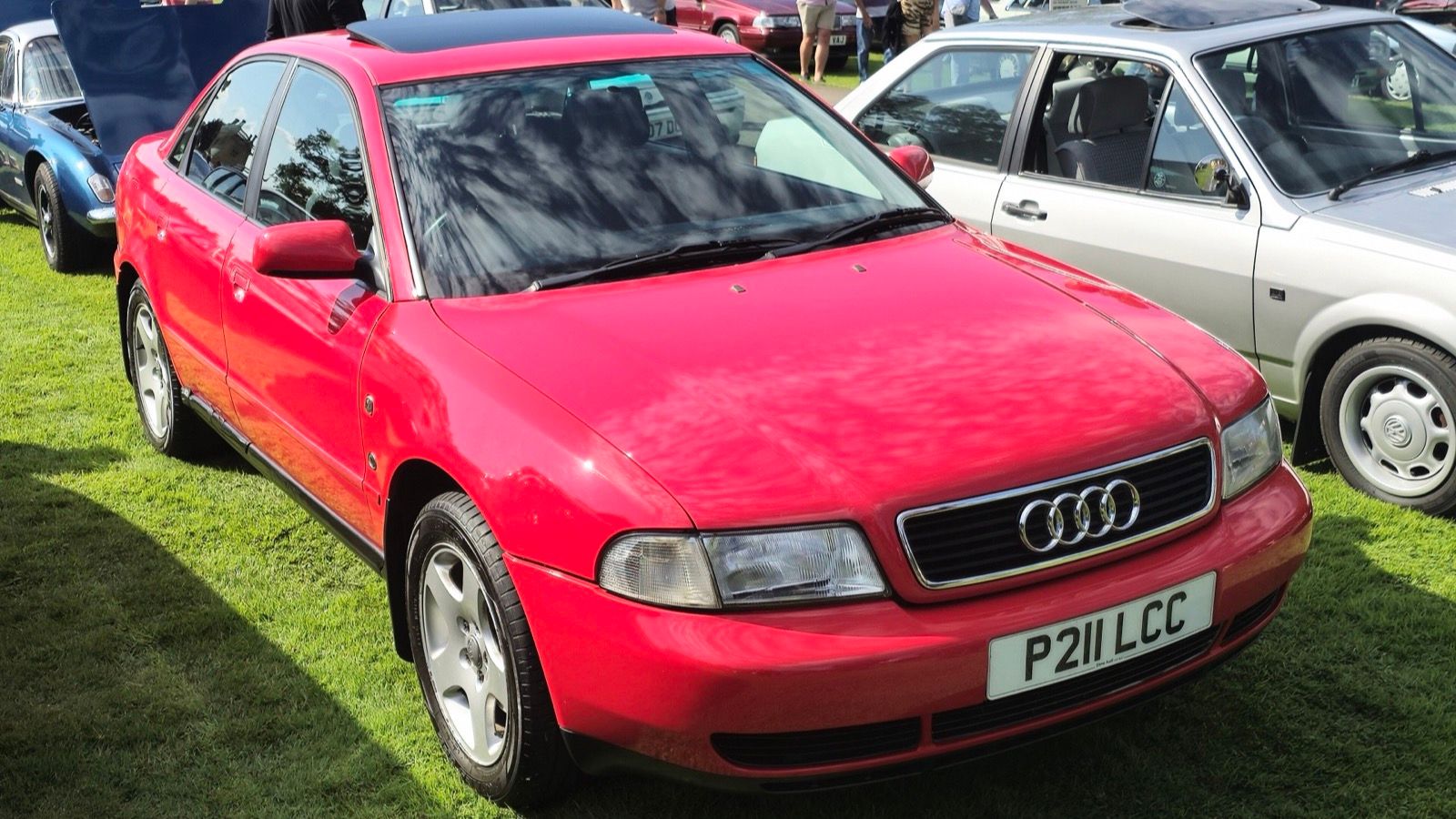1997 Audi A4 1.9 TDI (B5) saloon, front three-quarter view