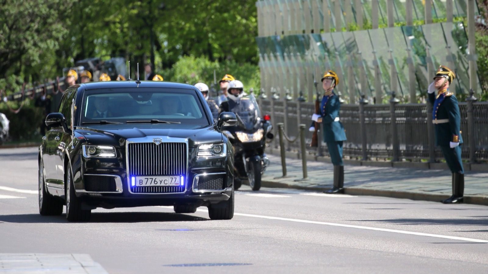 Black Aurus Senat L700 limousine in the Kremlin motorcade at Vladimir Putin's 2018 inauguration