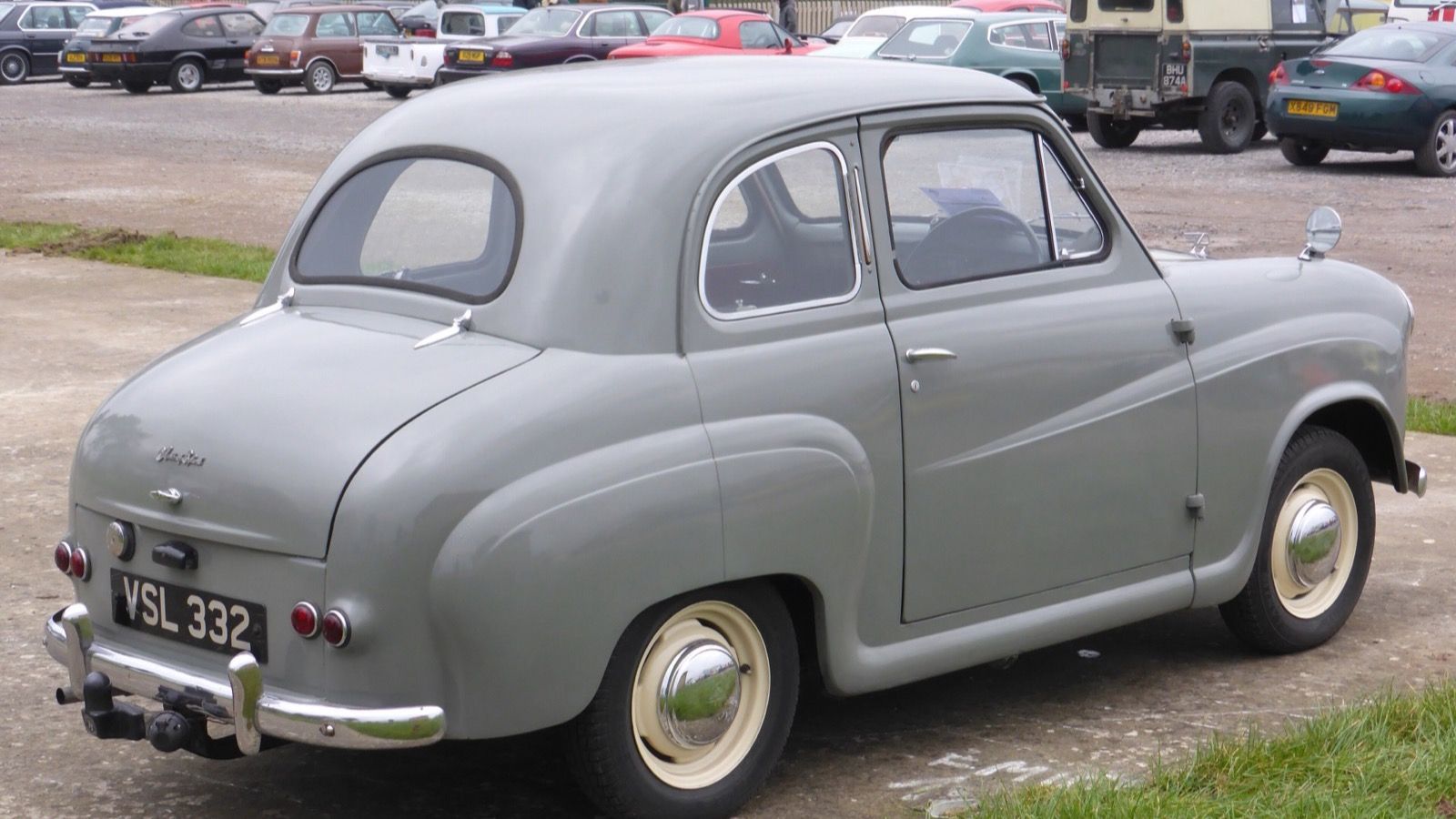 Austin A30 saloon (1955), front three-quarter view
