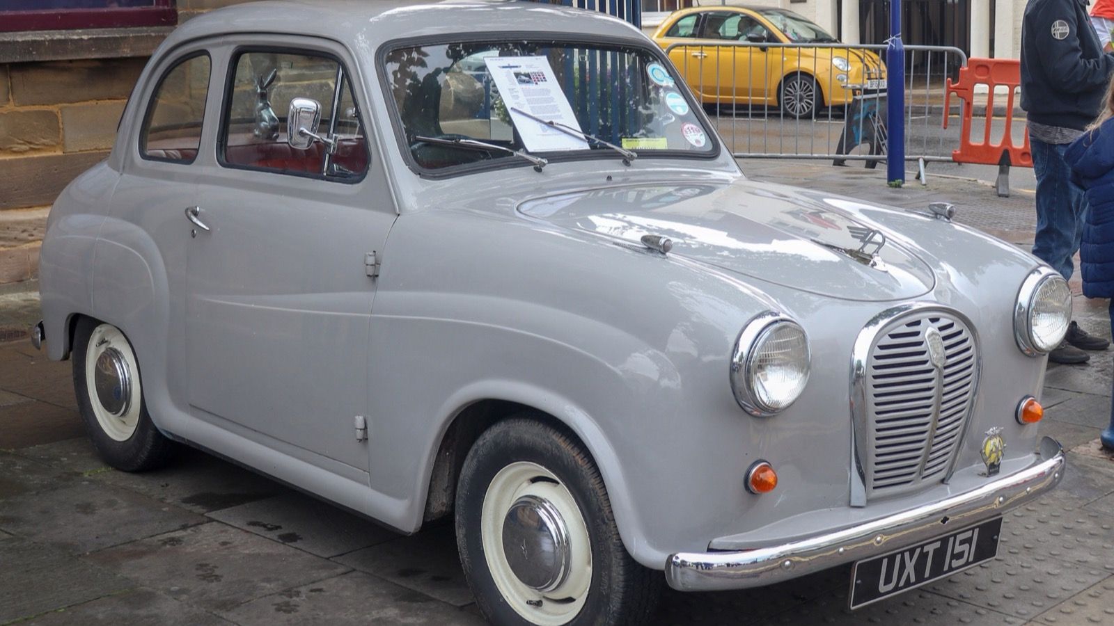 1958 Austin A35 saloon, front view
