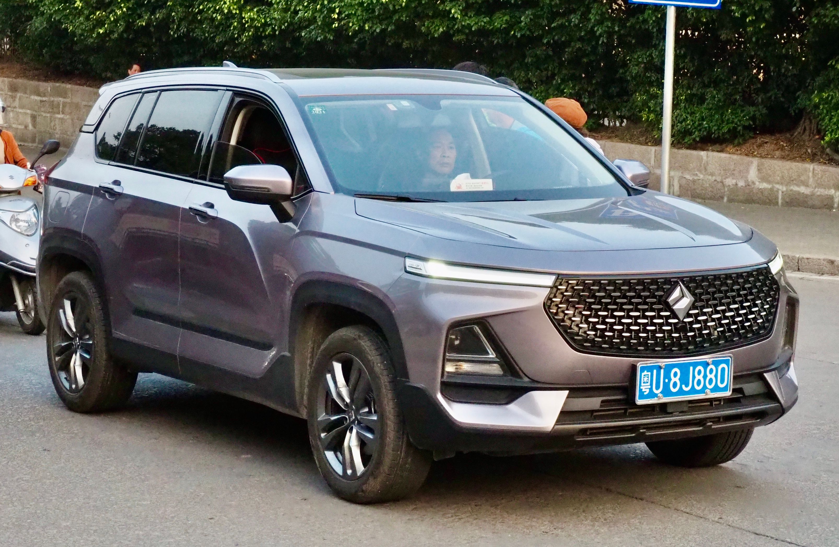 Grey Baojun RS-5 compact crossover, front three-quarter view