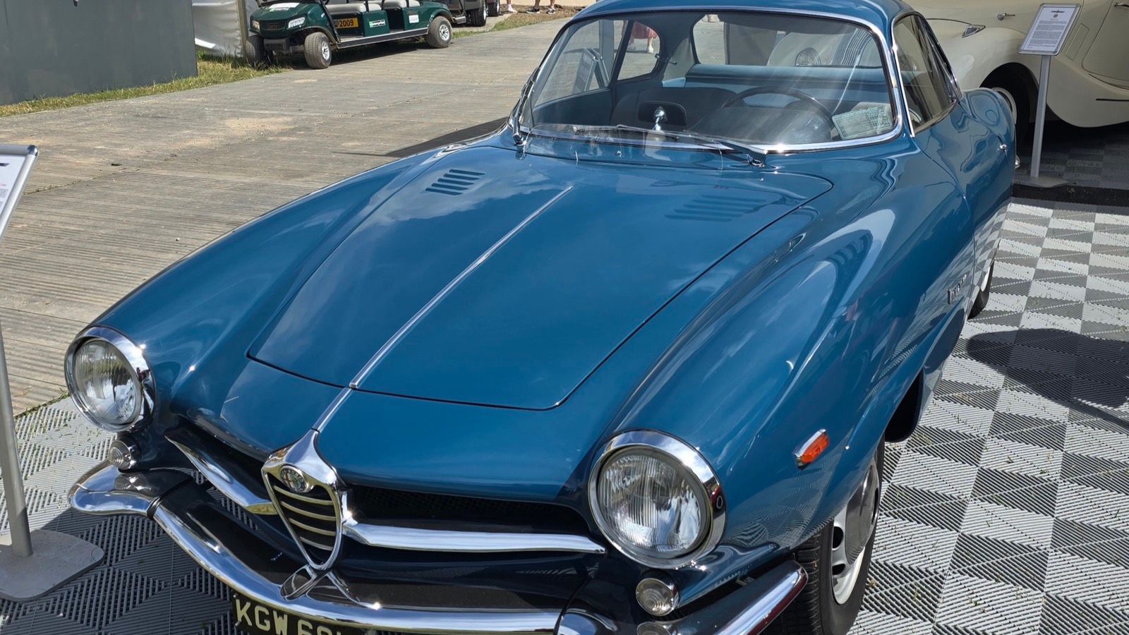 1963 Alfa Romeo Giulia Sprint Speciale, front three-quarter view