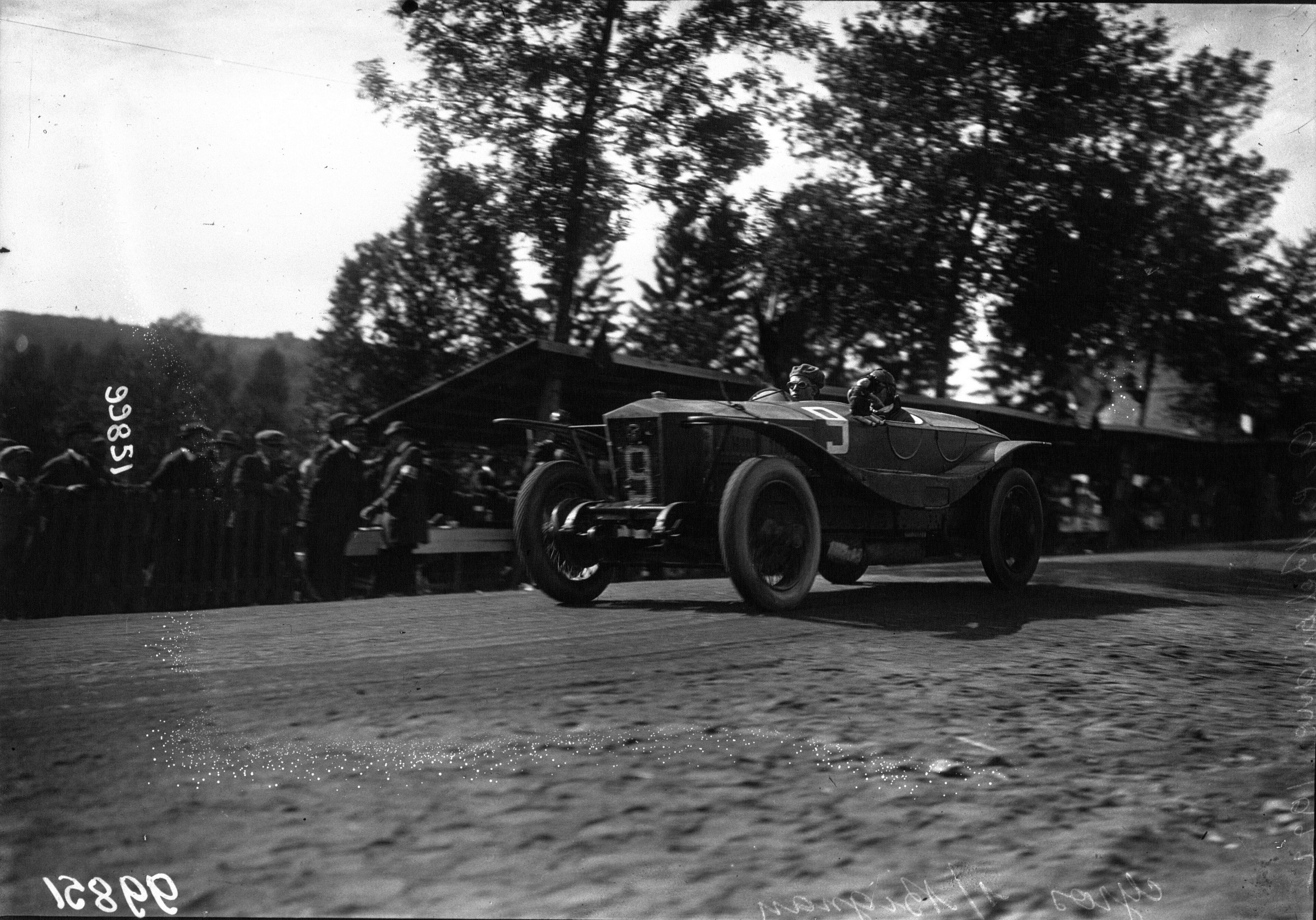 Bignan Sport number 9 racing at the 1922 Belgian Grand Prix, front three-quarter view