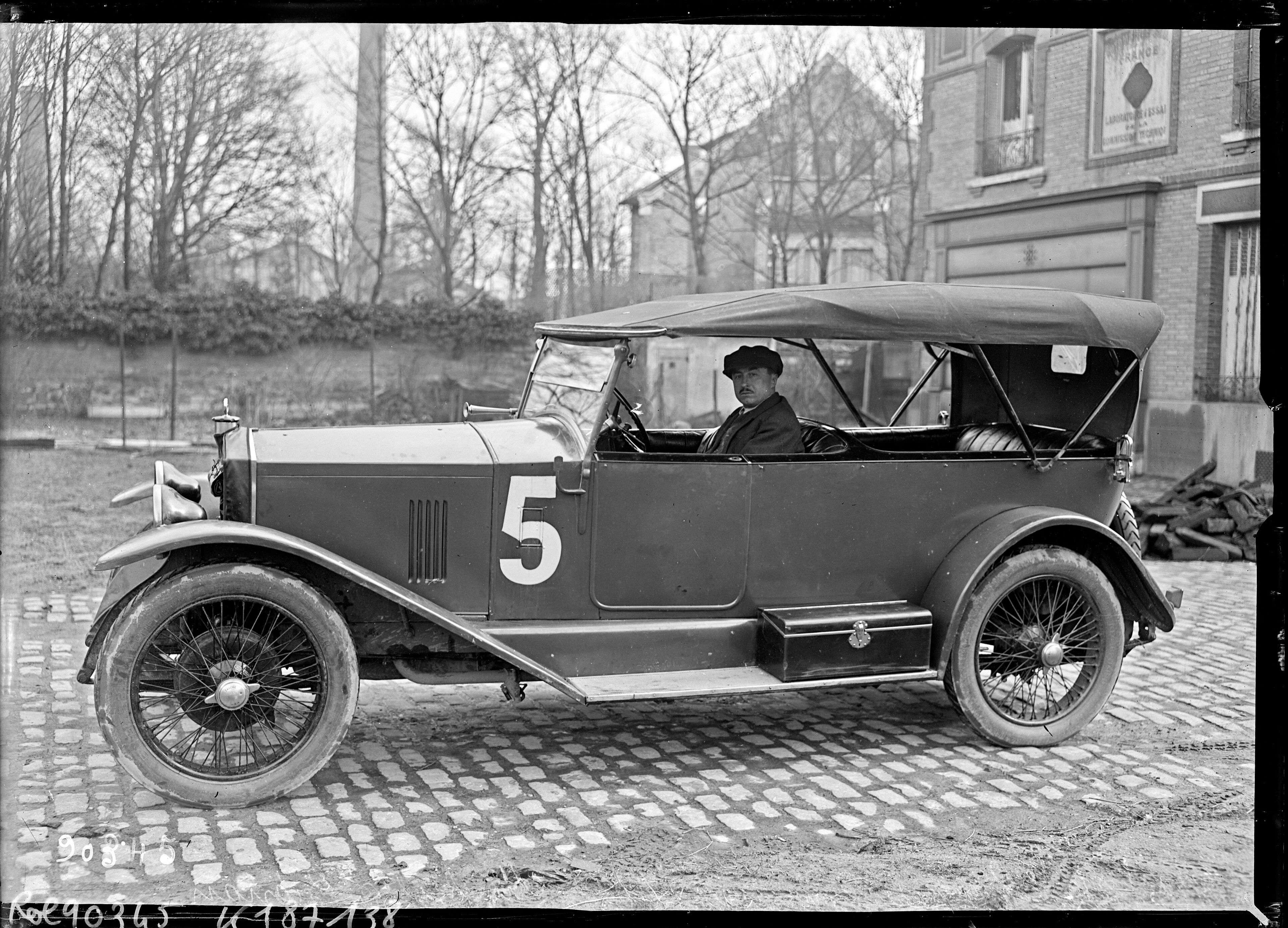 Bignan open tourer number 5 at the 1924 Paris-Nice weigh-in, left side profile