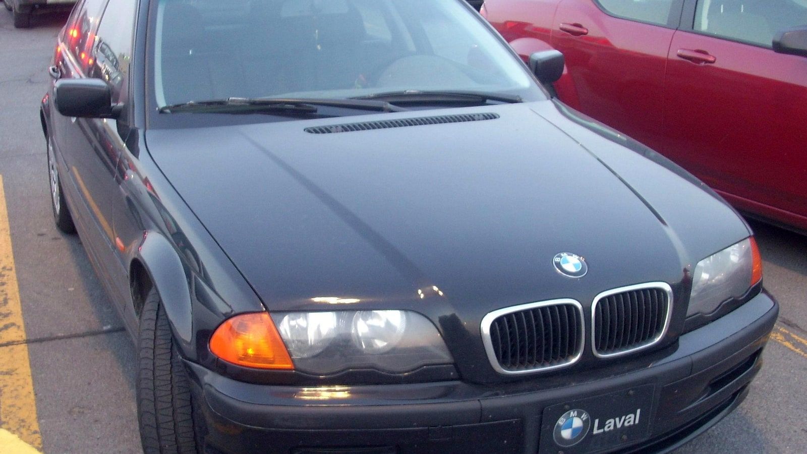 1999–2001 BMW 3 Series E46 sedan, front three-quarter view