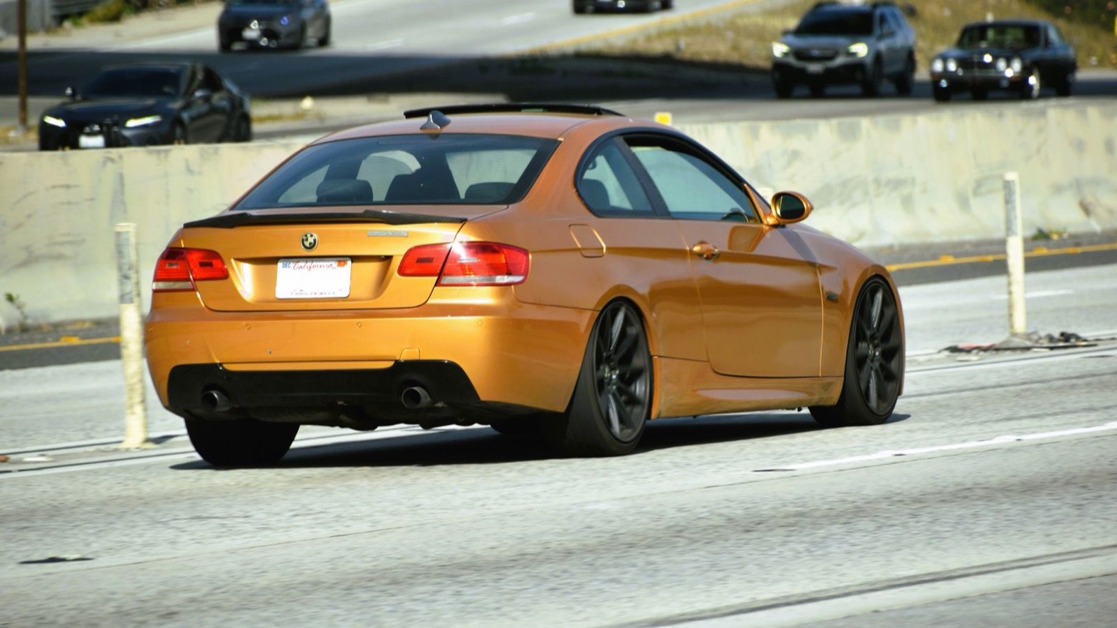 2009 BMW 328i E92 coupe, front three-quarter view