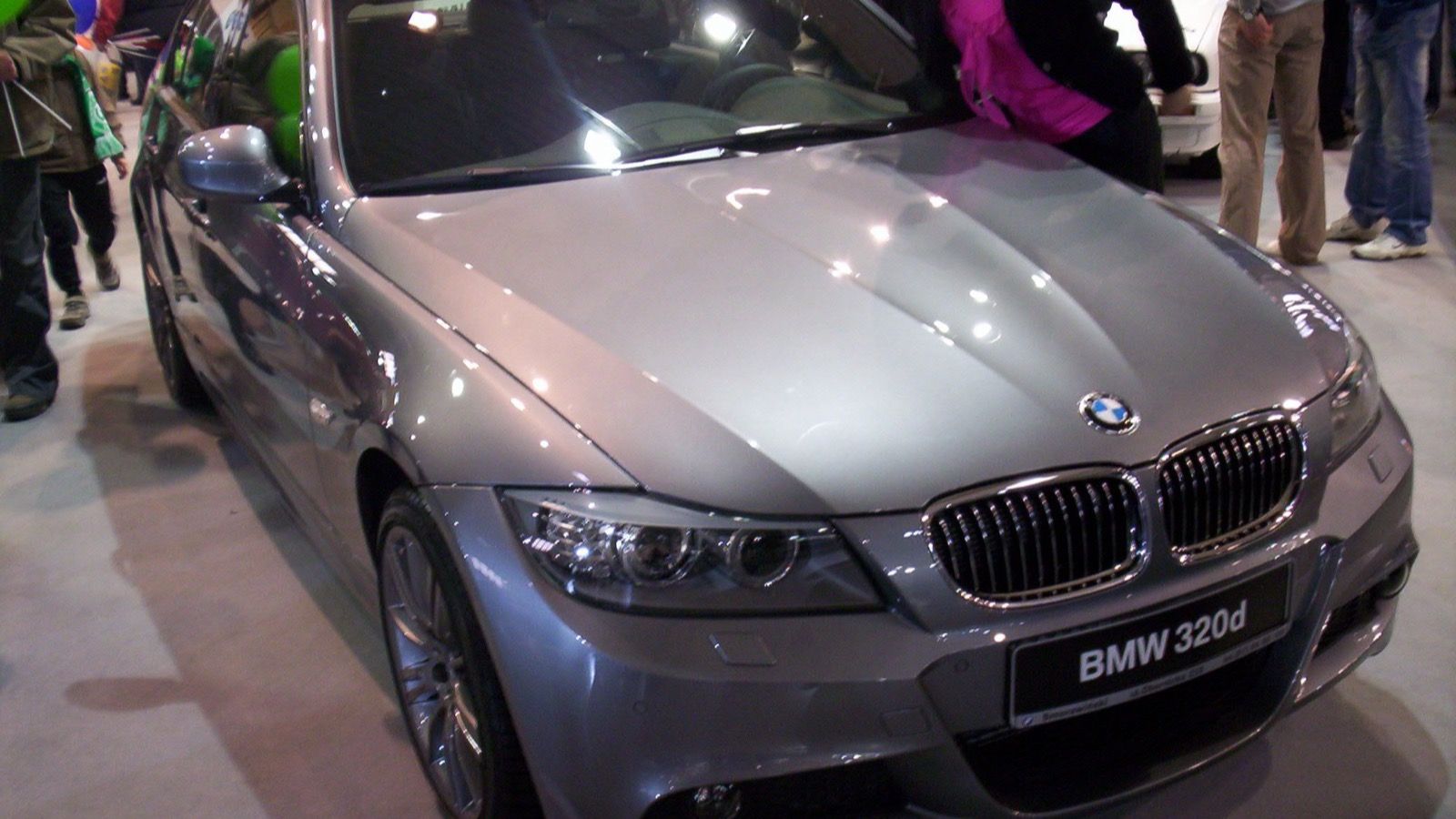 2011 BMW 3 Series (E90, fifth generation) — 320d sedan, front three-quarter view