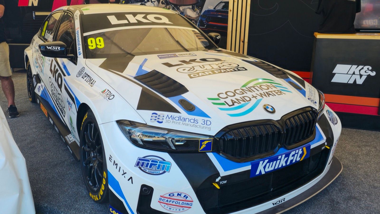 2025 BMW 320e BTCC race car, front three-quarter view