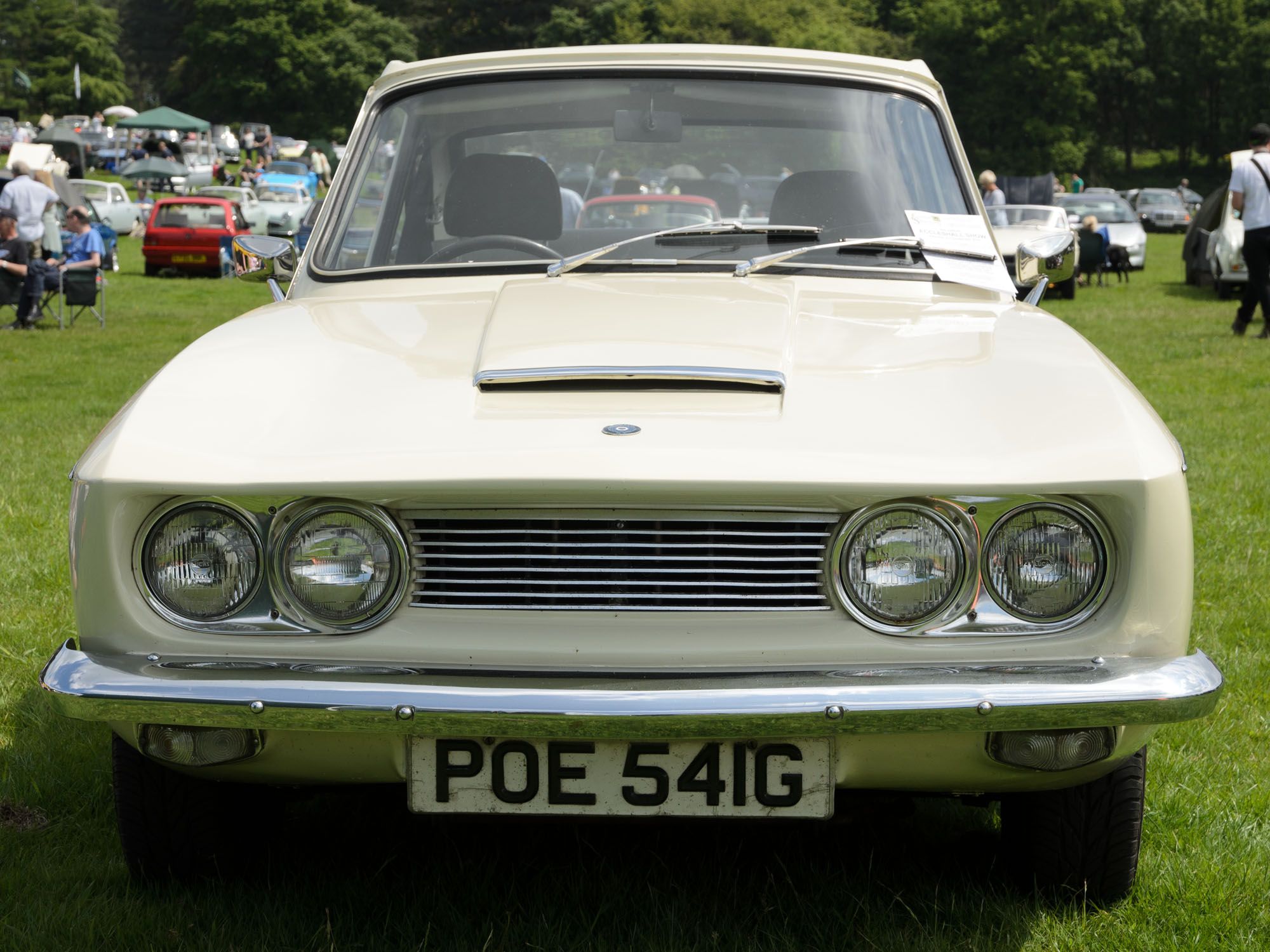 1969 Bond Equipe 2-Litre saloon, front three-quarter view
