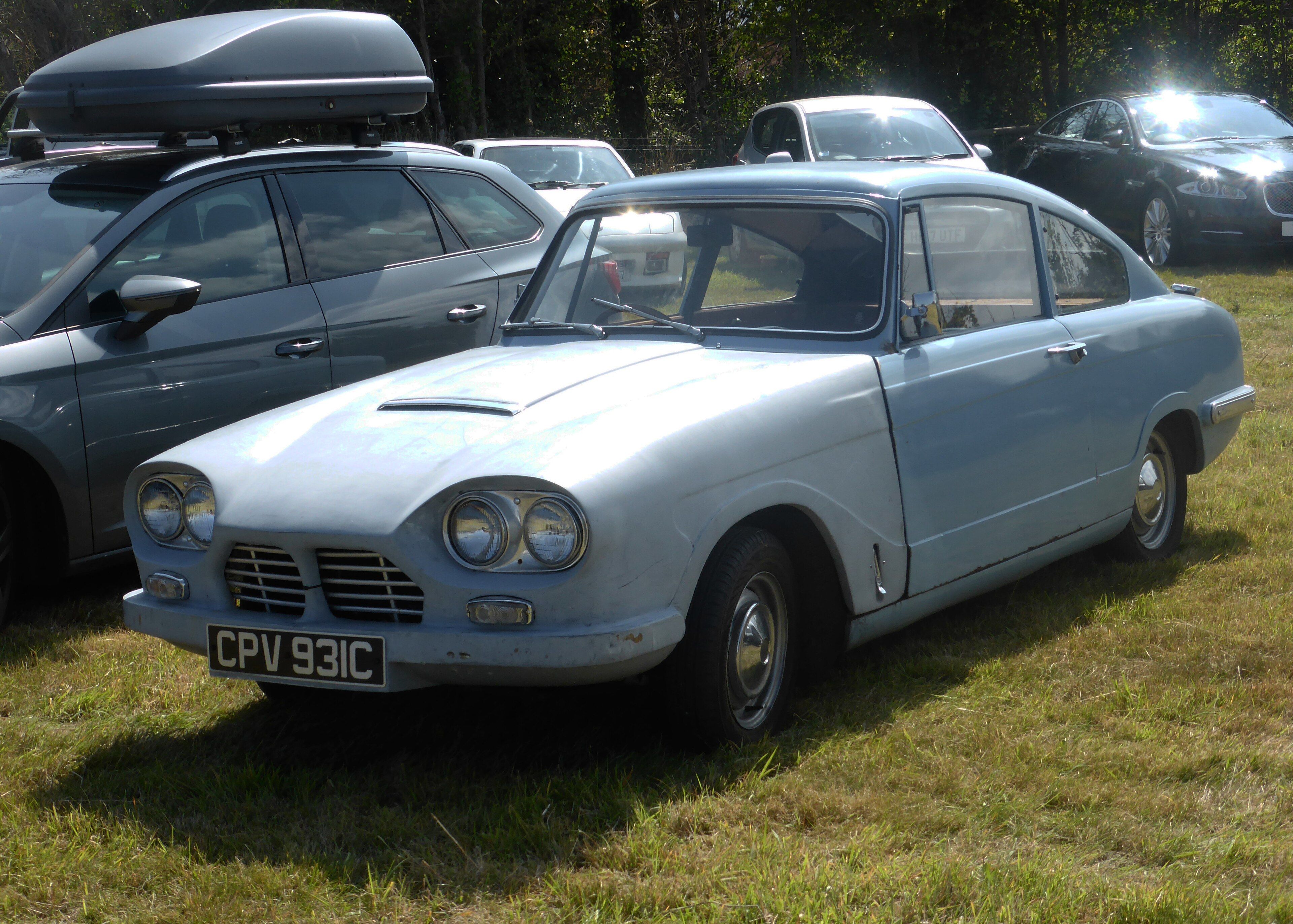 1965 Bond Equipe GT4S twin-headlight coupé, front three-quarter view
