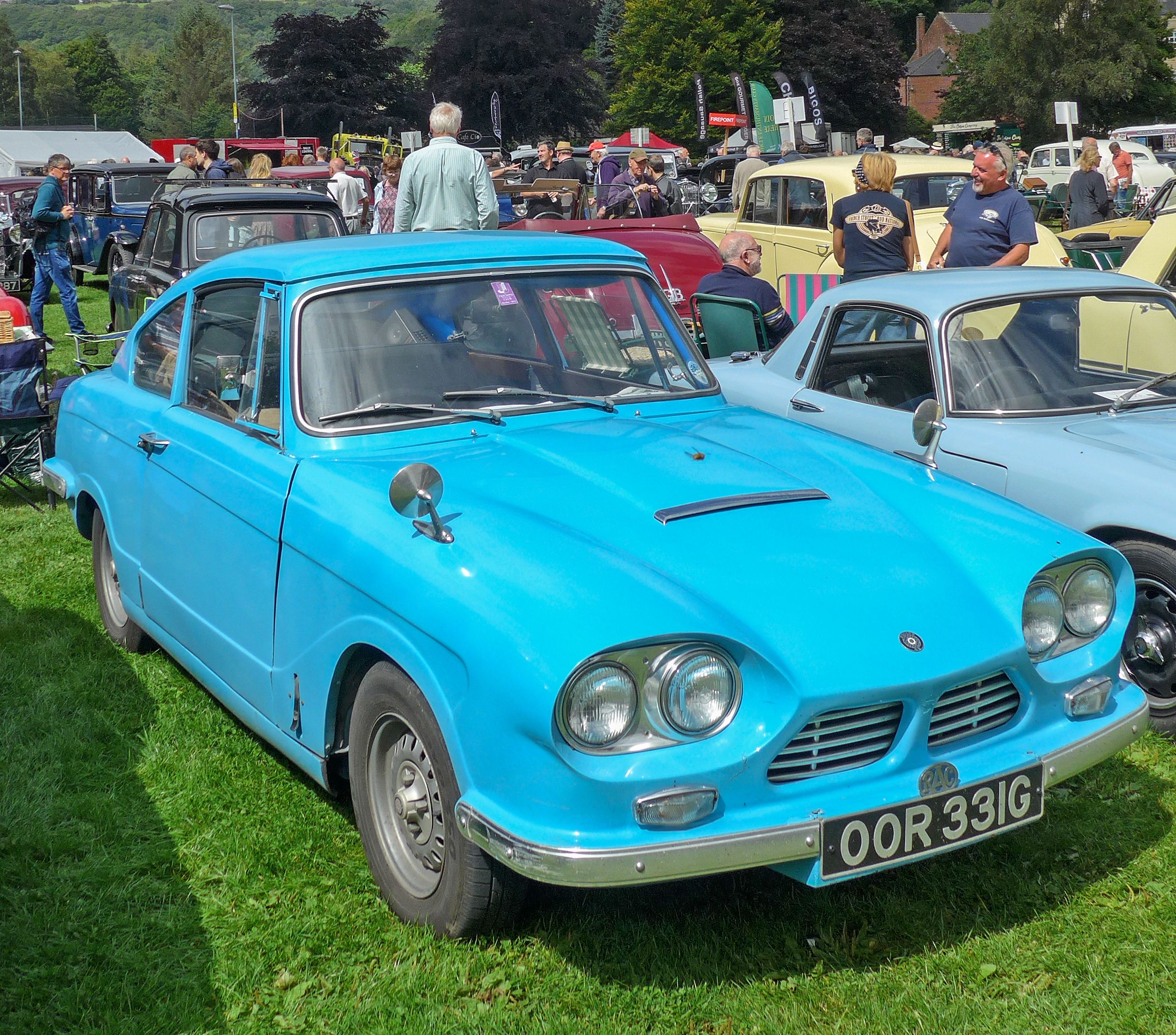 1968 Bond Equipe GT4S 1300 twin-headlight coupé, front three-quarter view