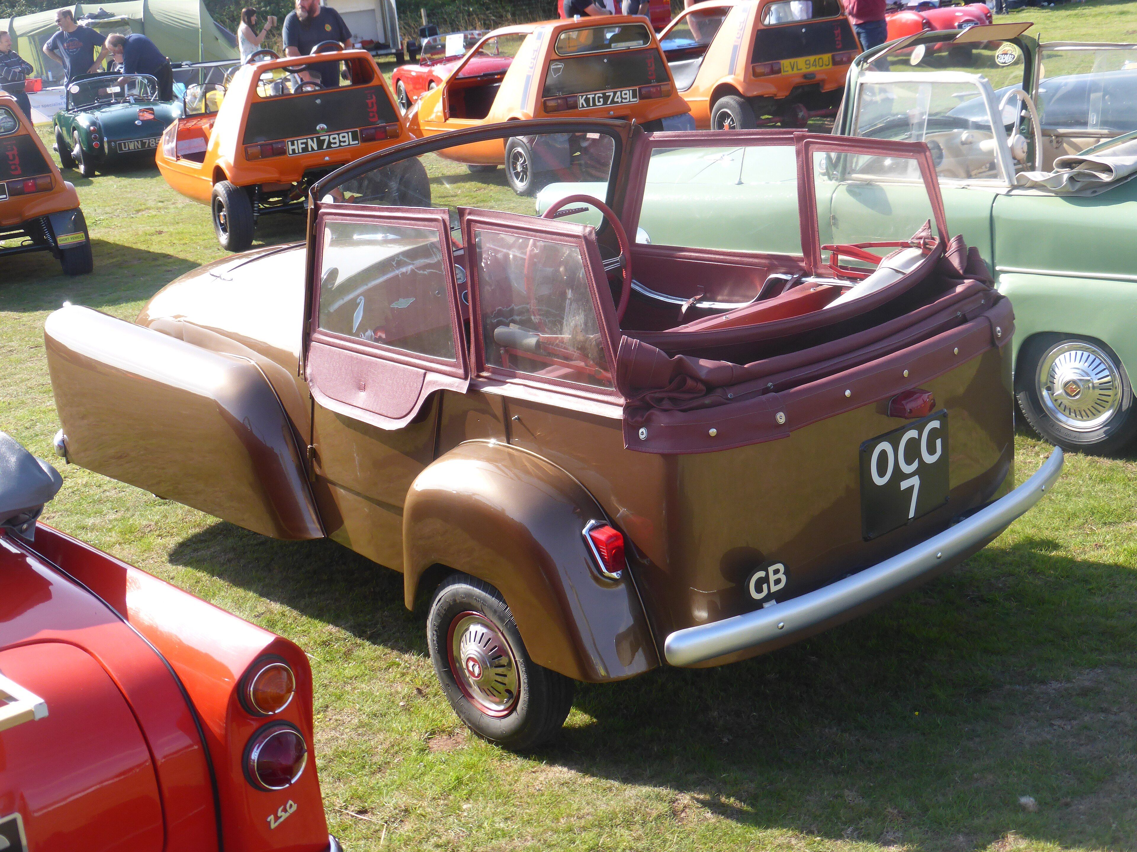 1955 Bond Minicar Mark C three-wheeler, front three-quarter view