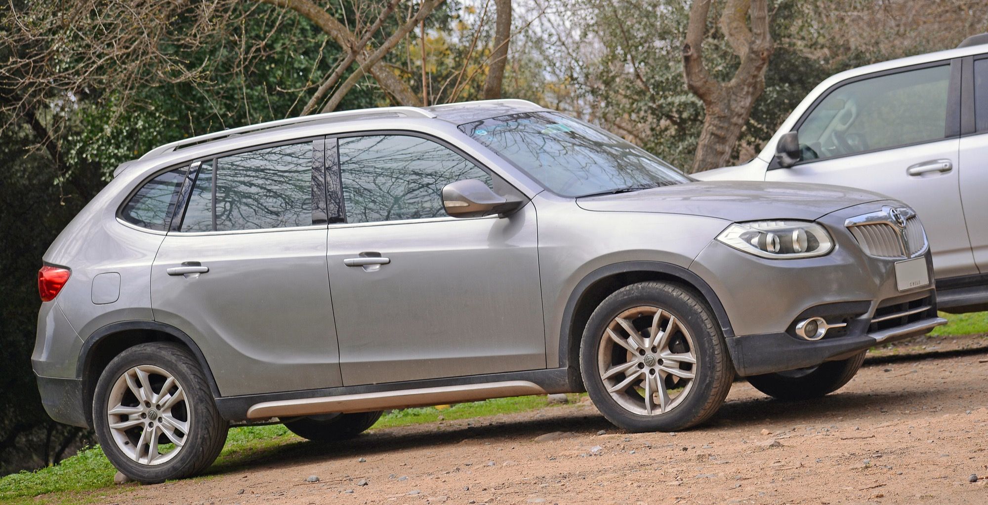 Grey 2014 Brilliance V5 1.6 Deluxe facelift, side and front view
