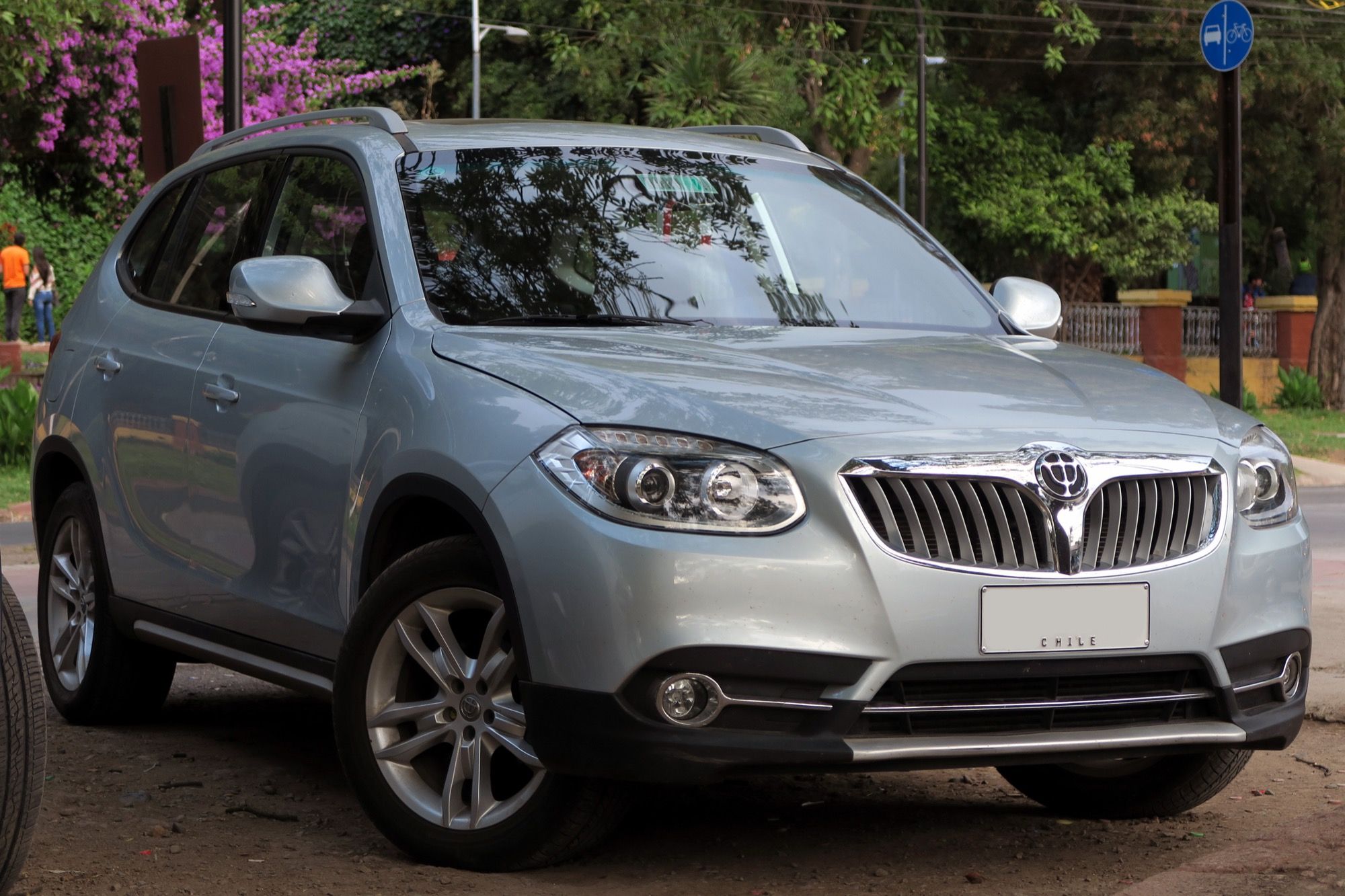 Silver 2015 Brilliance V5 1.5T Sport facelift, front three-quarter view