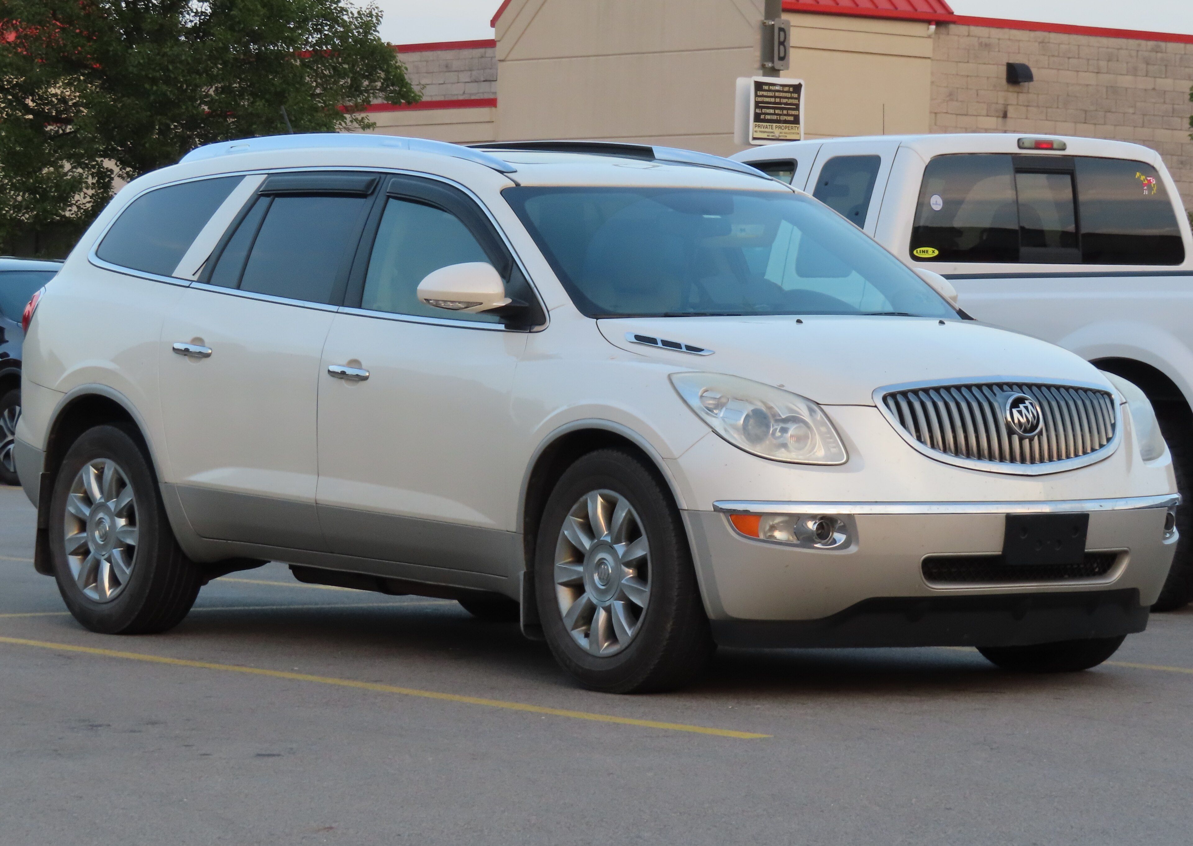 2012 Buick Enclave Leather crossover, front three-quarter view