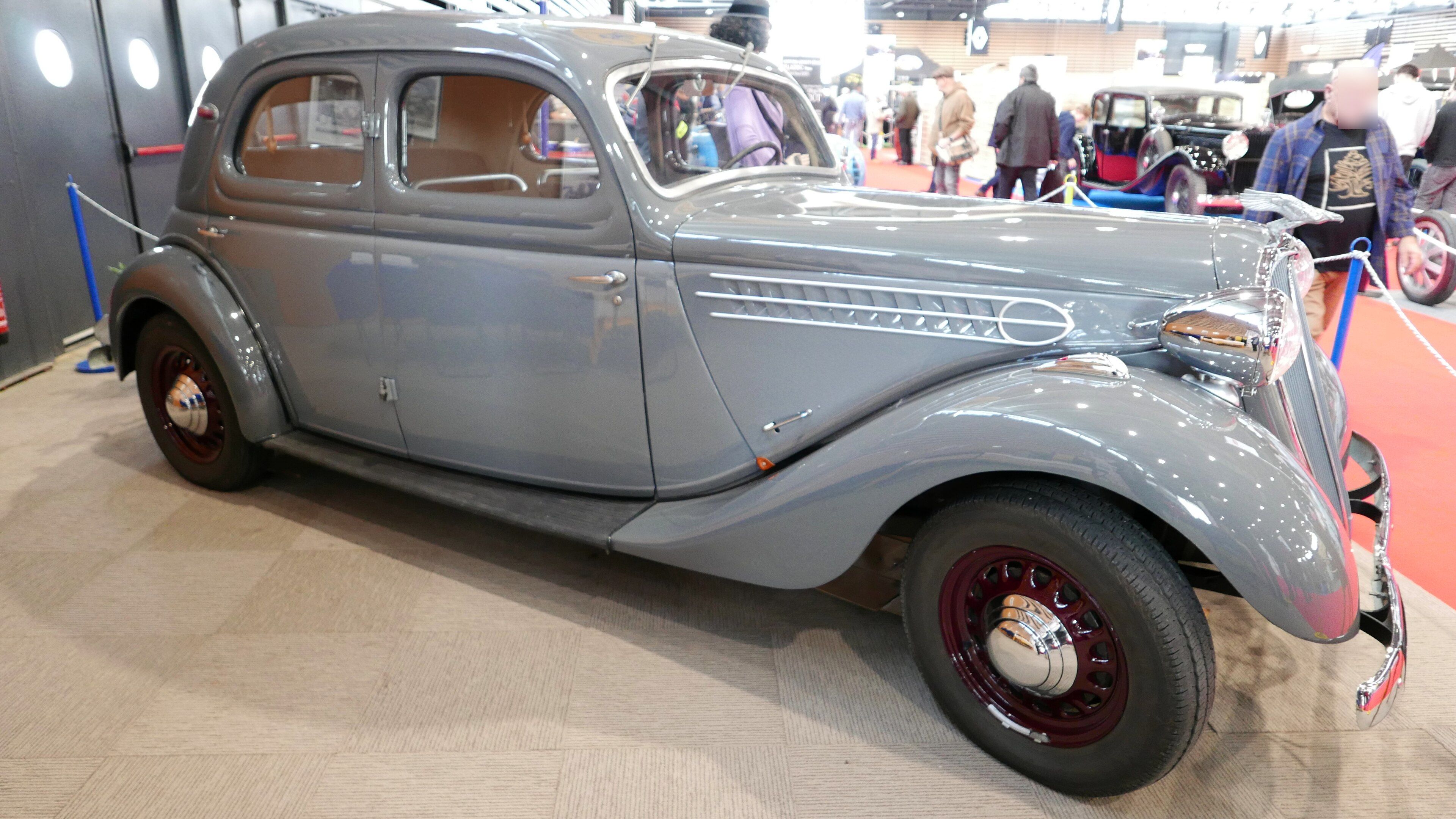 Grey 1937 Chenard-Walcker Aigle 22 Type F 22 saloon, front three-quarter view