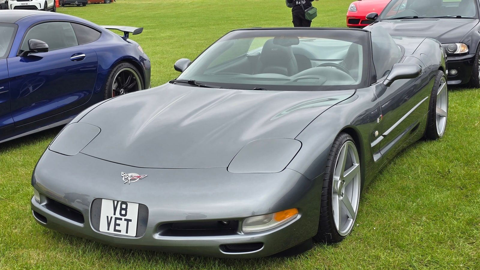 2000 Chevrolet Corvette — C5 roadster, front three-quarter view