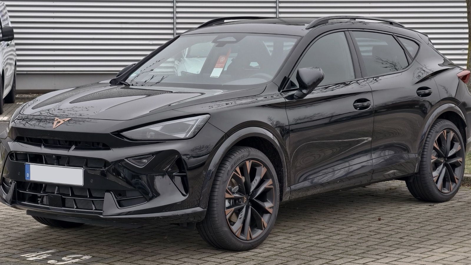 Black facelifted 2026 Cupra Formentor, front three-quarter view