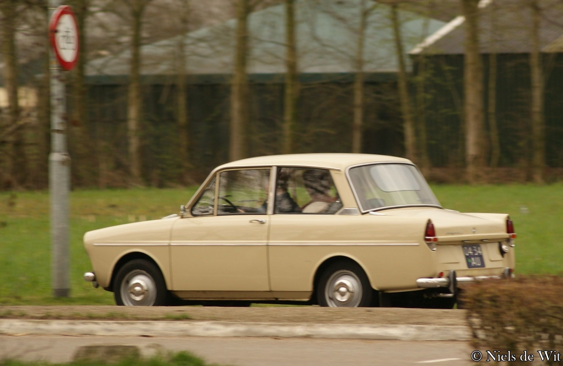 Cream 1965 DAF 32 Daffodil two-door saloon, left side profile