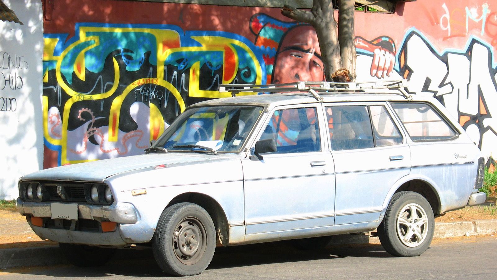 1977 Daihatsu Charmant 1600 Wagon, front three-quarter view