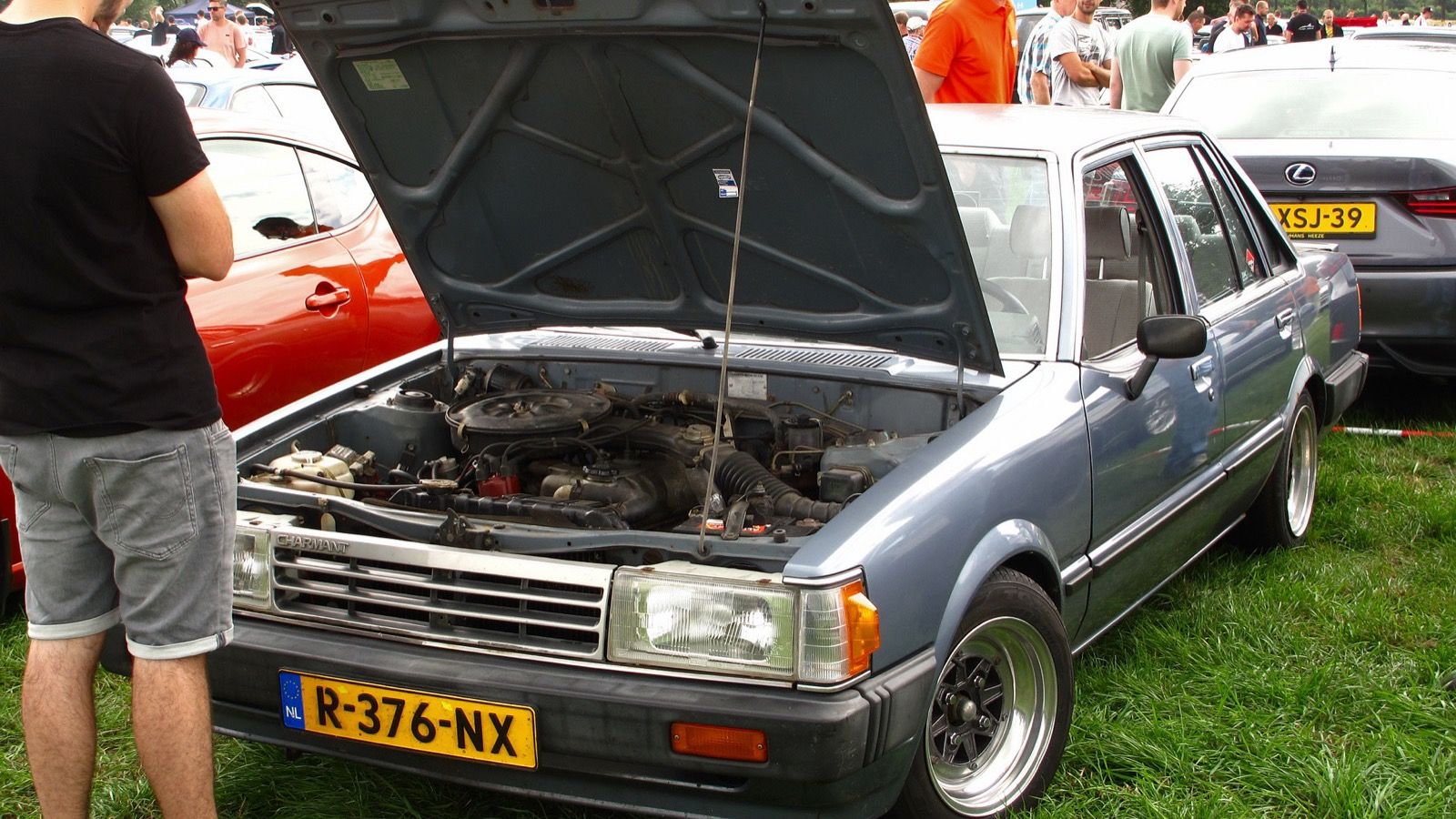 1982 Daihatsu Charmant 1600 LE, front three-quarter view