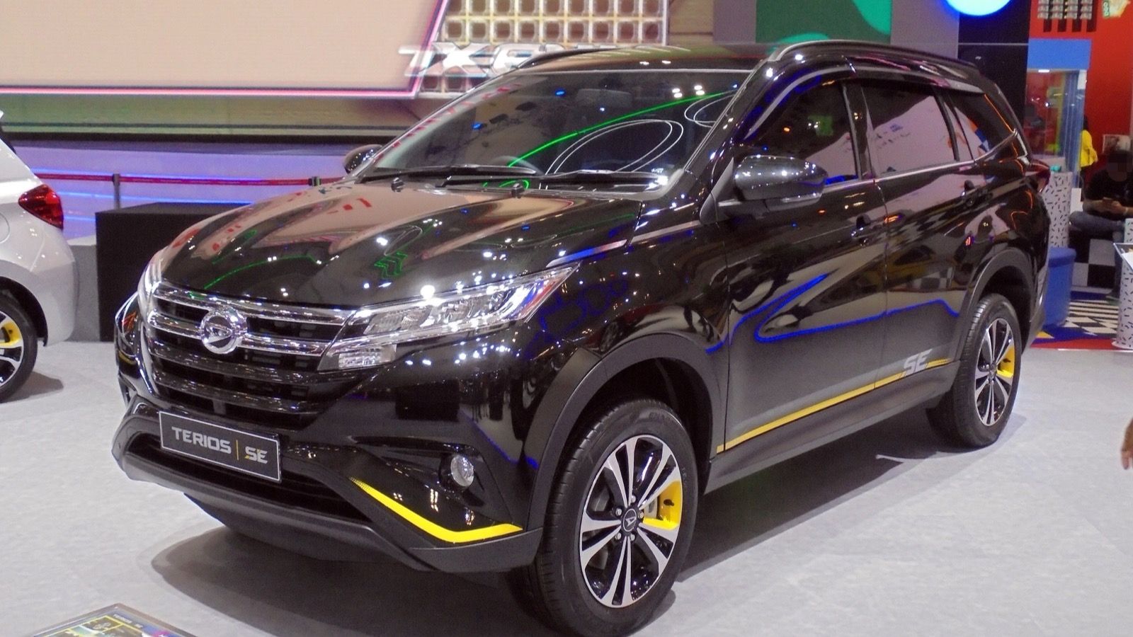 2019 Daihatsu Terios R Special Edition 1.5 F800RG, front three-quarter view