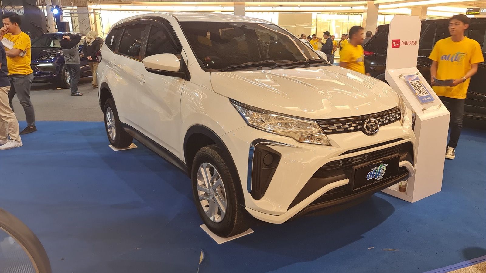 2023 Daihatsu Terios X ADS, front three-quarter view