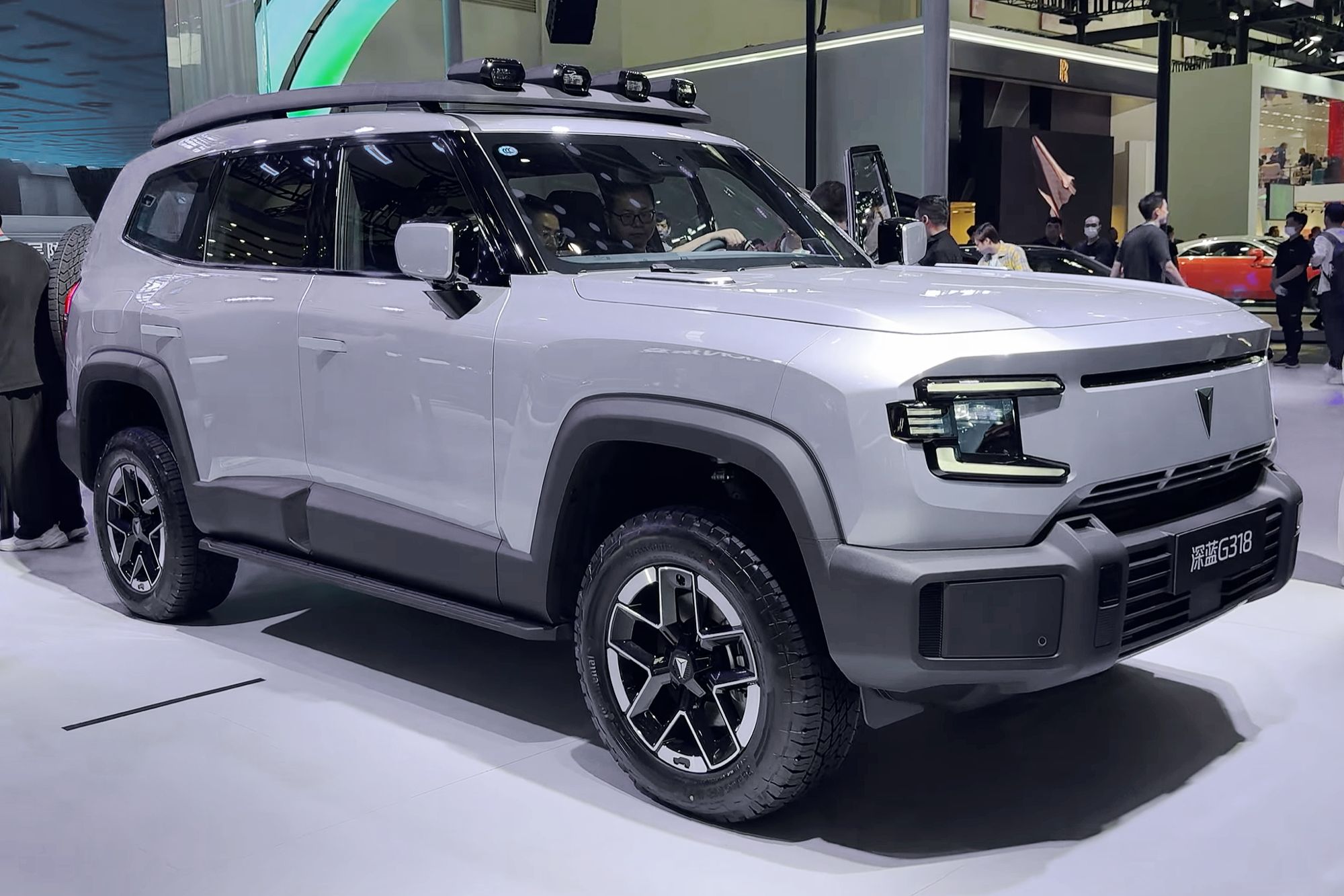 Grey Deepal G318 off-road SUV, front three-quarter view