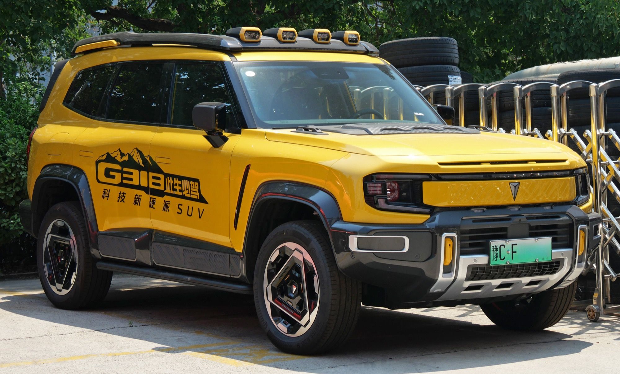 Yellow 2025 Deepal G318 off-road SUV, front three-quarter view