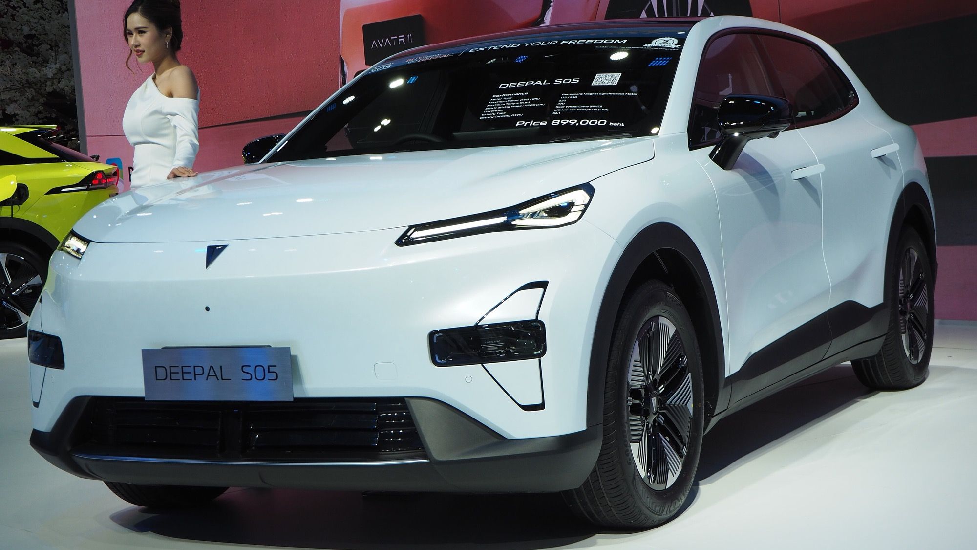 White Deepal S05 compact SUV, front three-quarter view