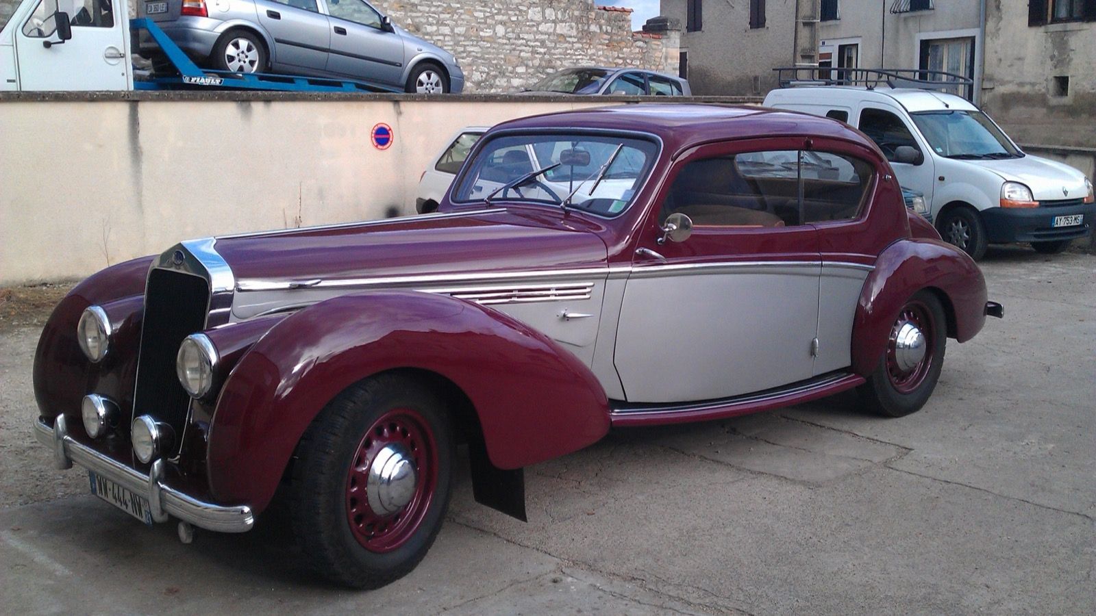1947 Delage D6-70 coupe with coachwork by Letourneur et Marchand, front three-quarter view