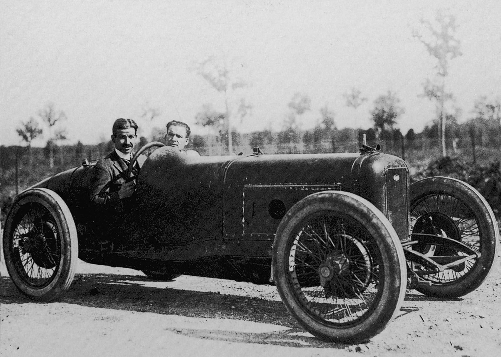 1925 Diatto straight-eight Grand Prix car developed under Alfieri Maserati, side profile