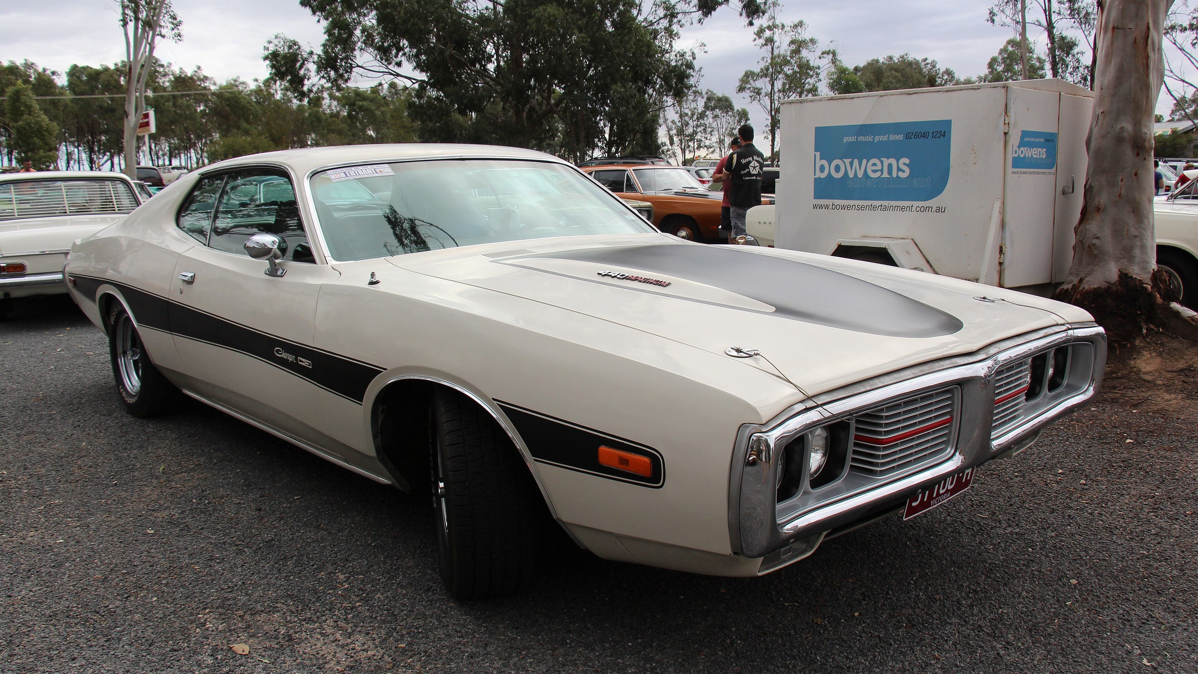 1973 Dodge Charger Rallye 440 — fuselage B-body, front three-quarter view