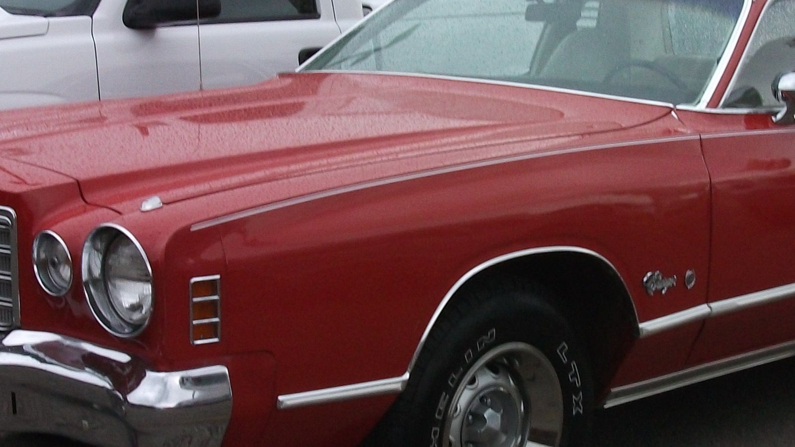 1975 Dodge Charger SE — personal-luxury B-body coupe, front three-quarter view