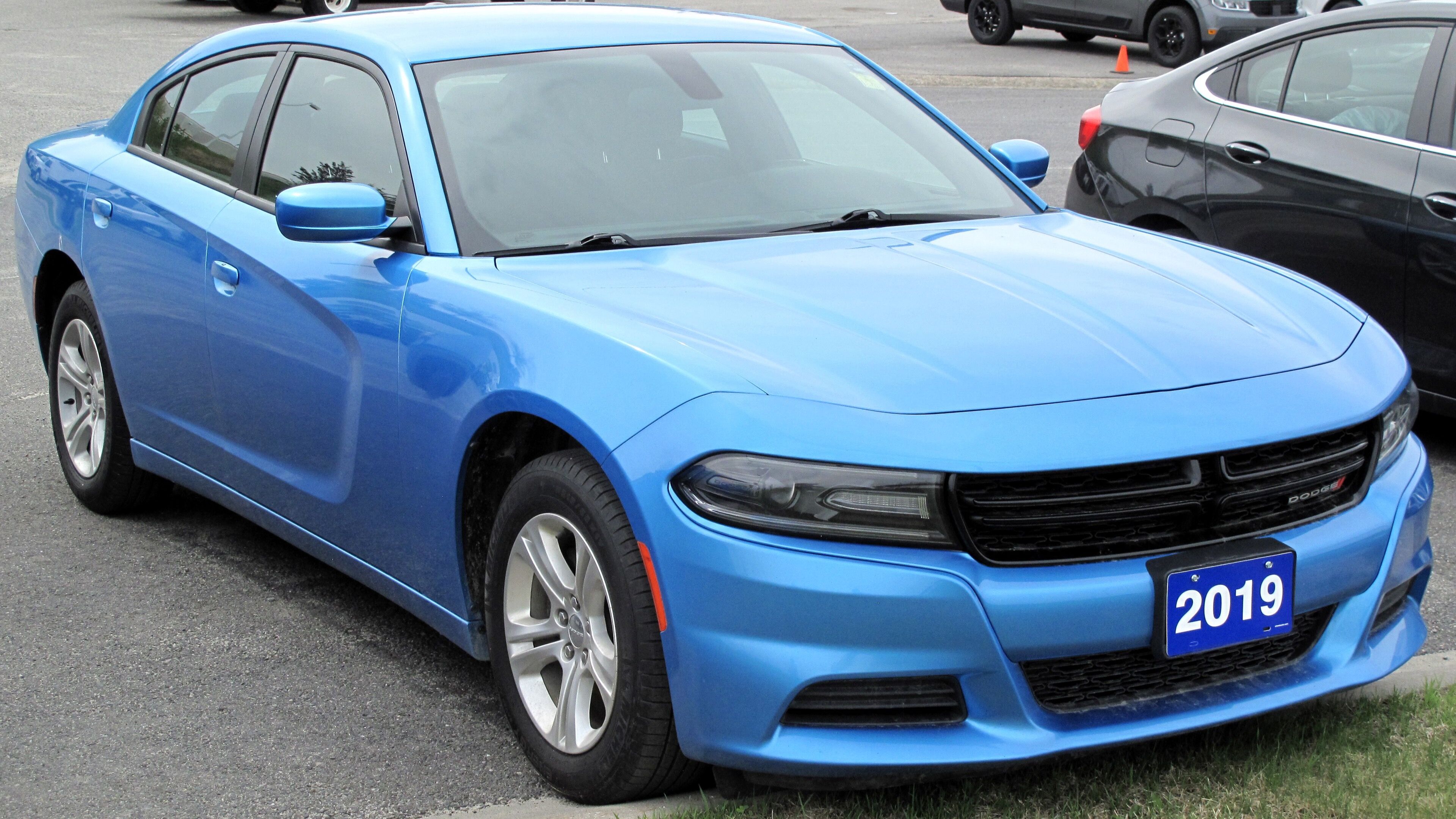 2019 Dodge Charger SXT — LD four-door sedan, front right view