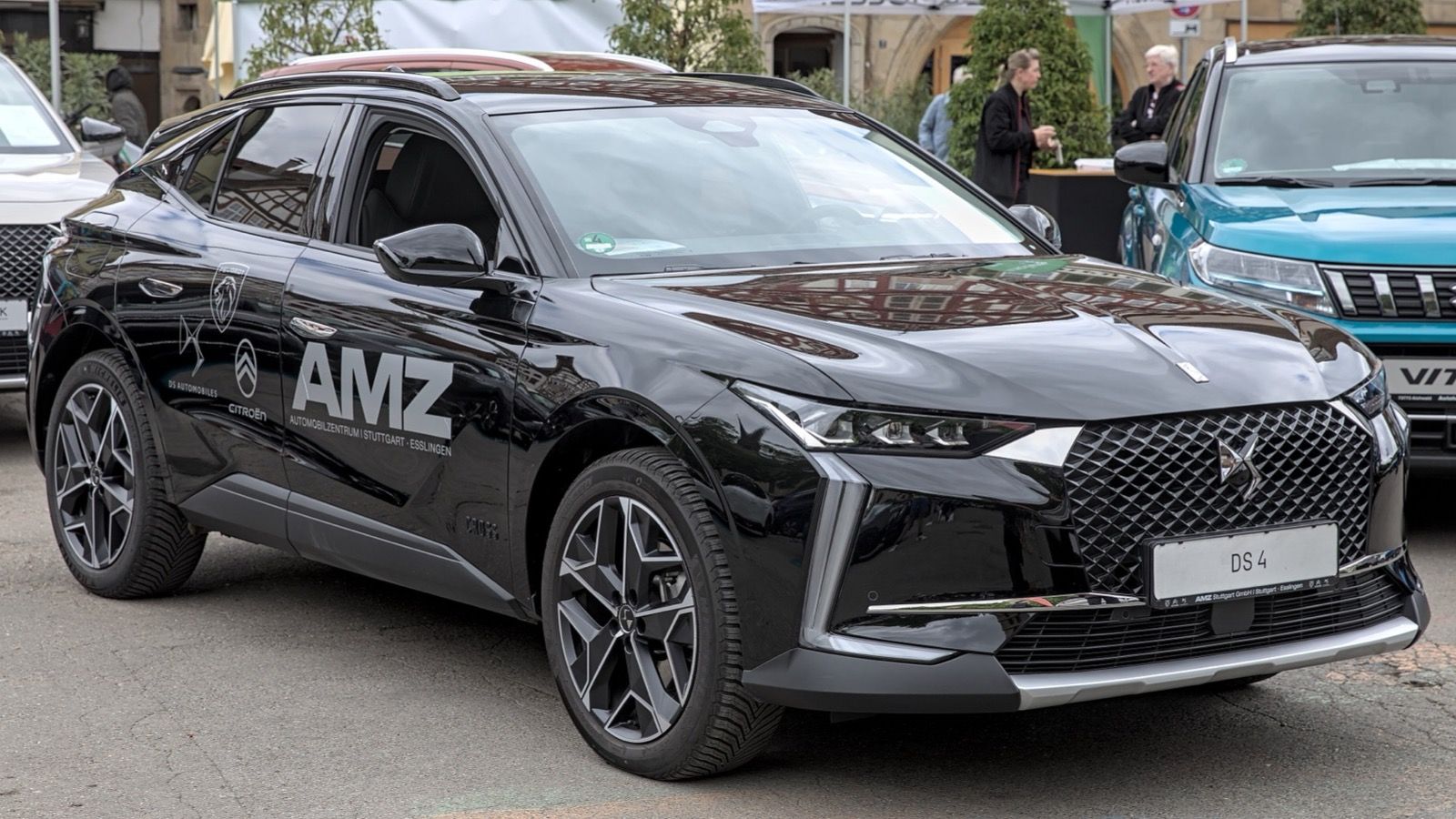 Black 2021 DS 4 Cross compact crossover-hatchback, front three-quarter view