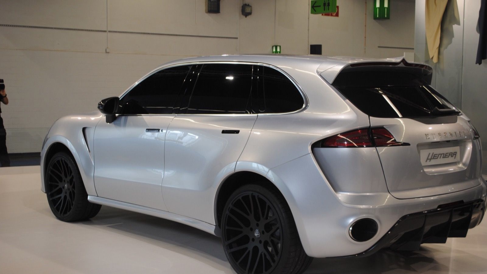 Silver 2011 Eterniti Hemera concept Super-SUV, rear three-quarter view