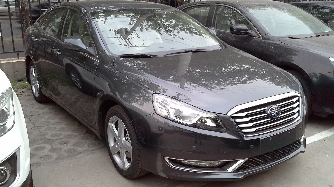 Second-generation FAW Besturn B70 sedan, front three-quarter view