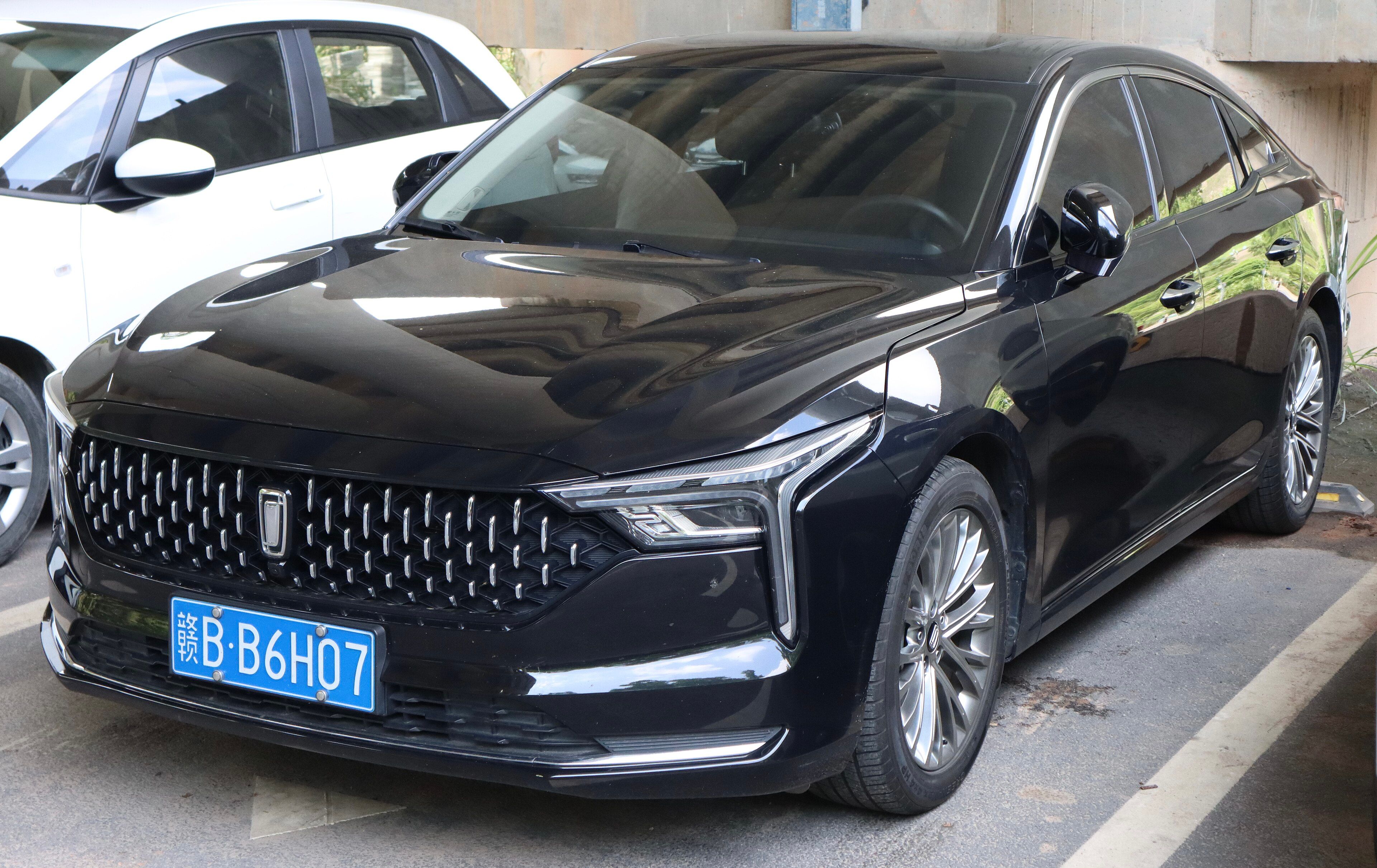 Third-generation Bestune B70 liftback sedan, front three-quarter view