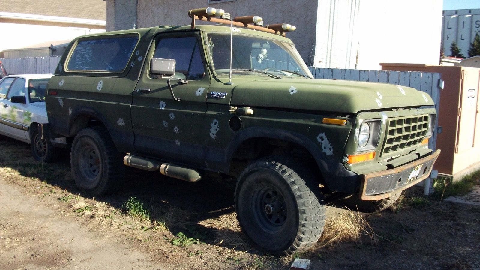 1978 Ford Bronco, first full-size F-Series-based generation — front three-quarter view