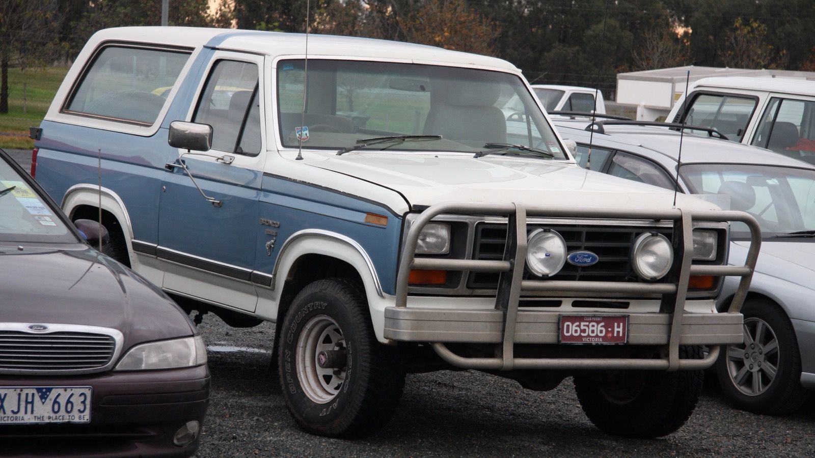 1982 Ford Bronco, full-size F-Series-based SUV — front three-quarter view
