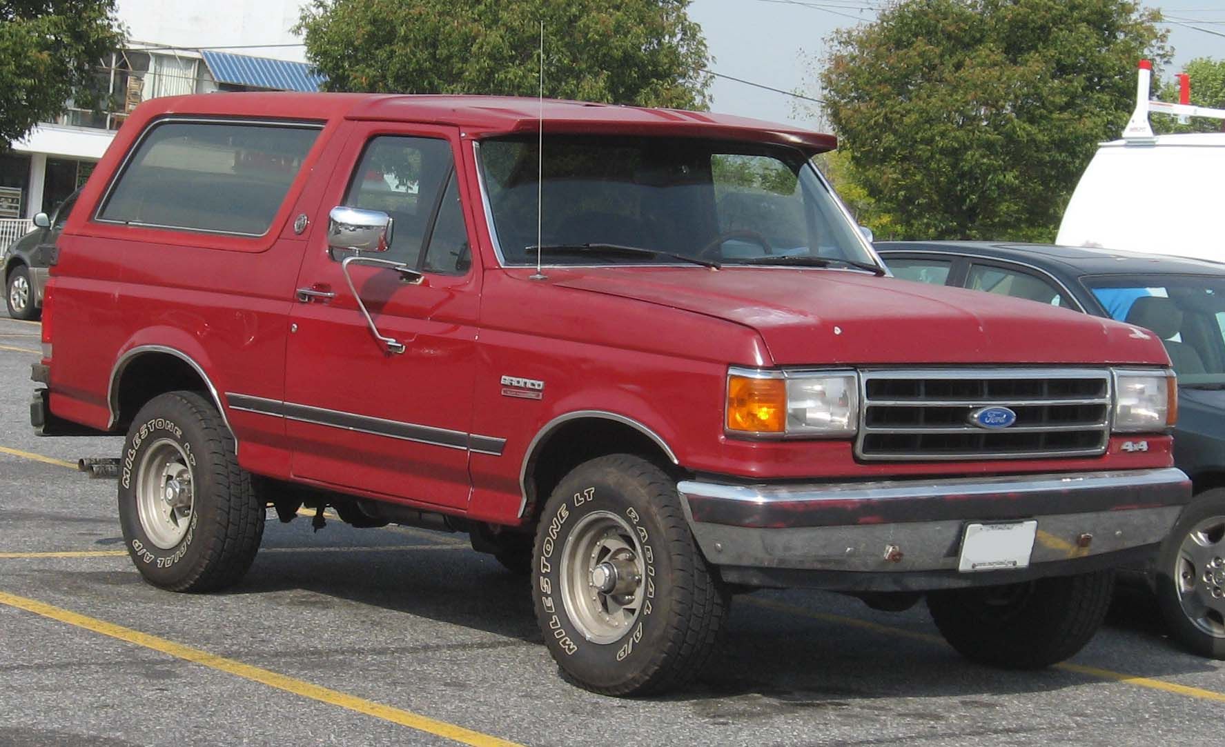 1987–1991 Ford Bronco, front three-quarter view